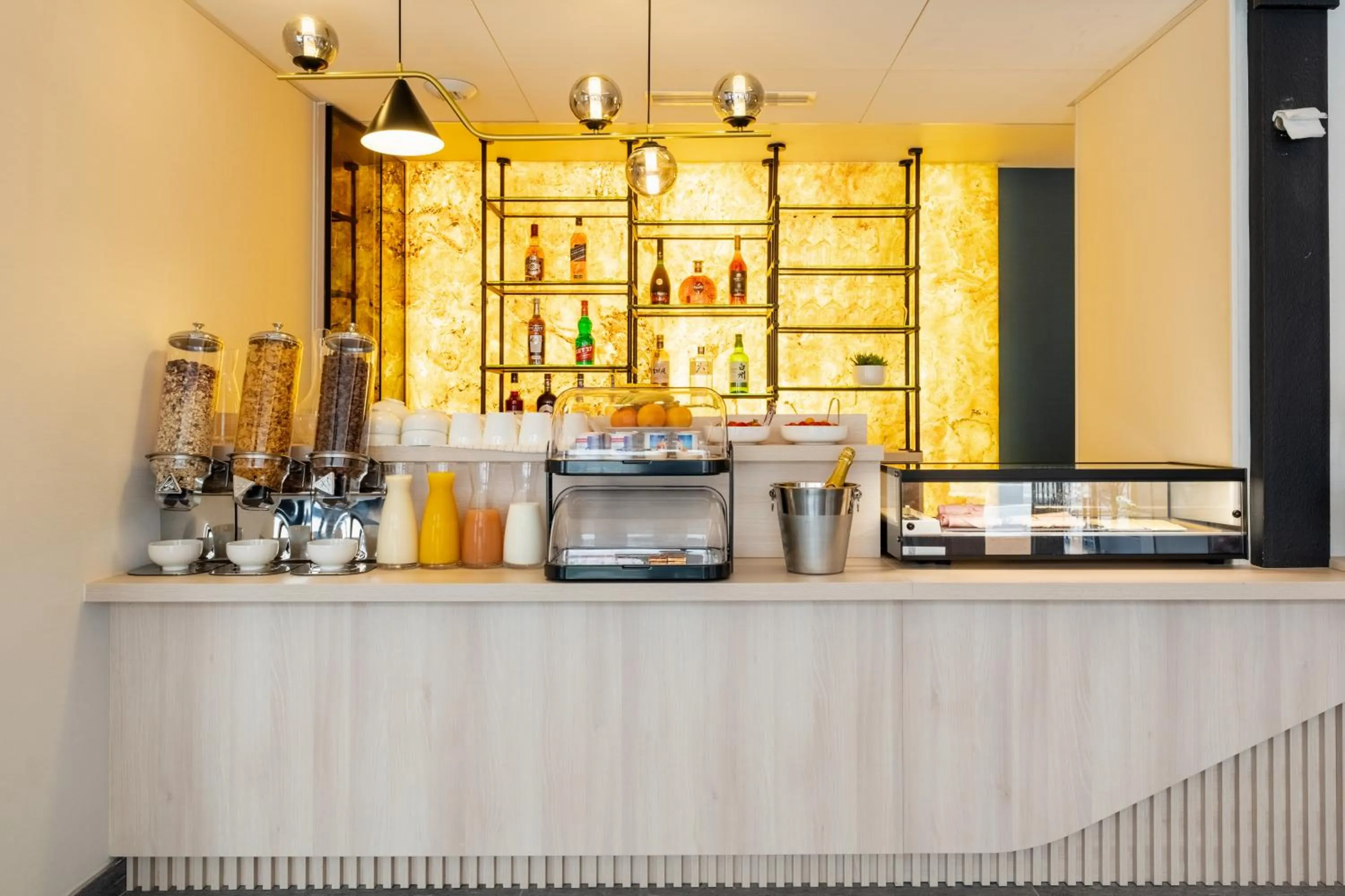 Food and drinks in GREEN PARK HOTEL PARIS