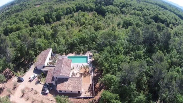 Property building in Sous les oliviers - Jacuzzi - Studios de standing tout-équipés