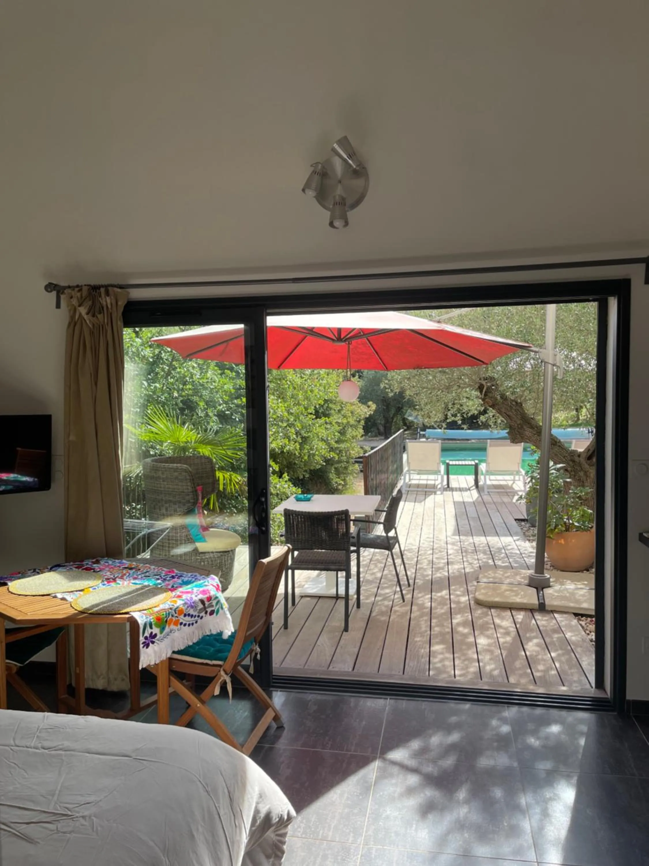 Balcony/Terrace in Sous les oliviers - Jacuzzi - Studios de standing tout-équipés