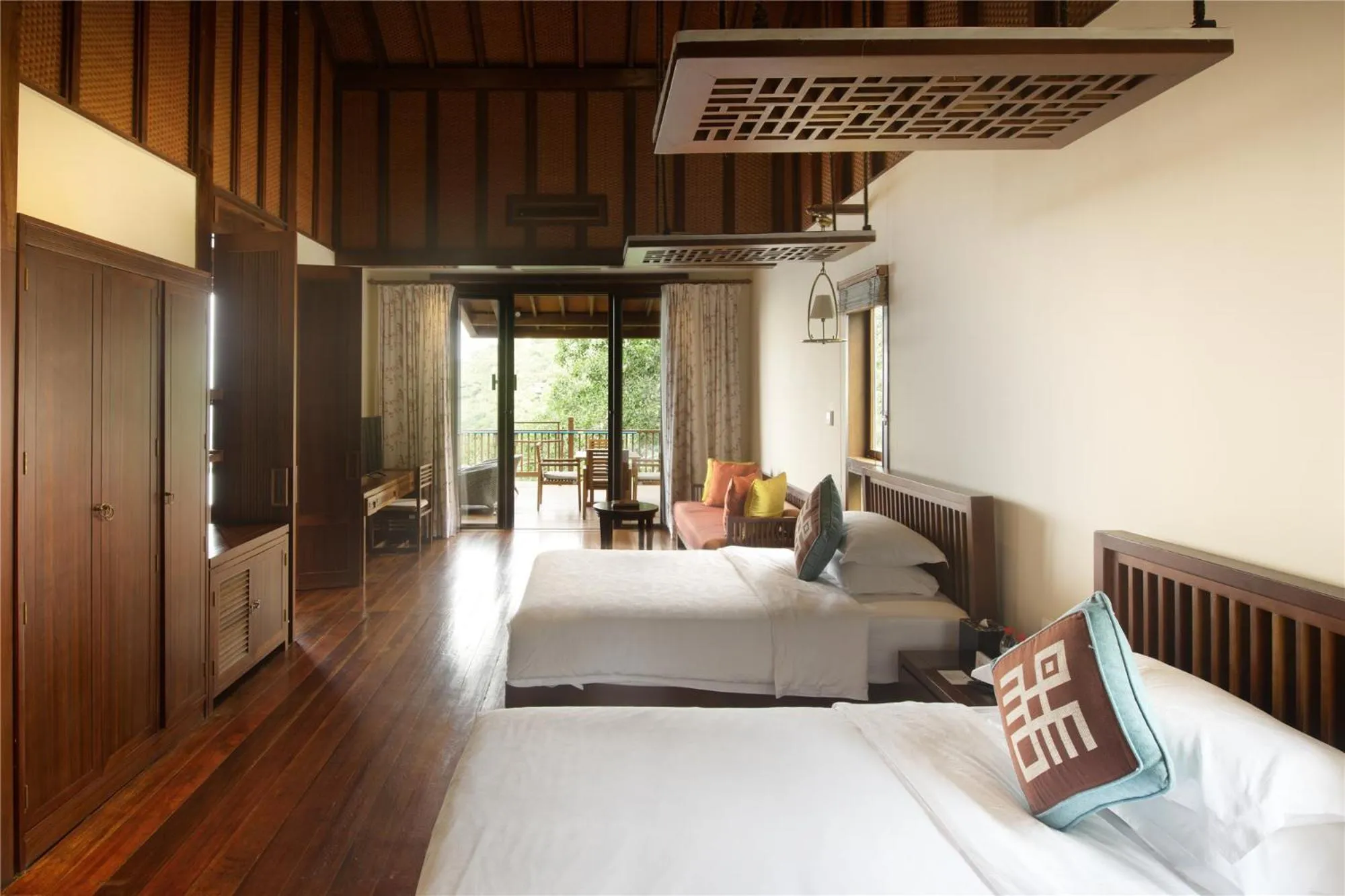 Bed in Yalong Bay Earthly Paradise Birds Nest Resort （Mountain Villas)