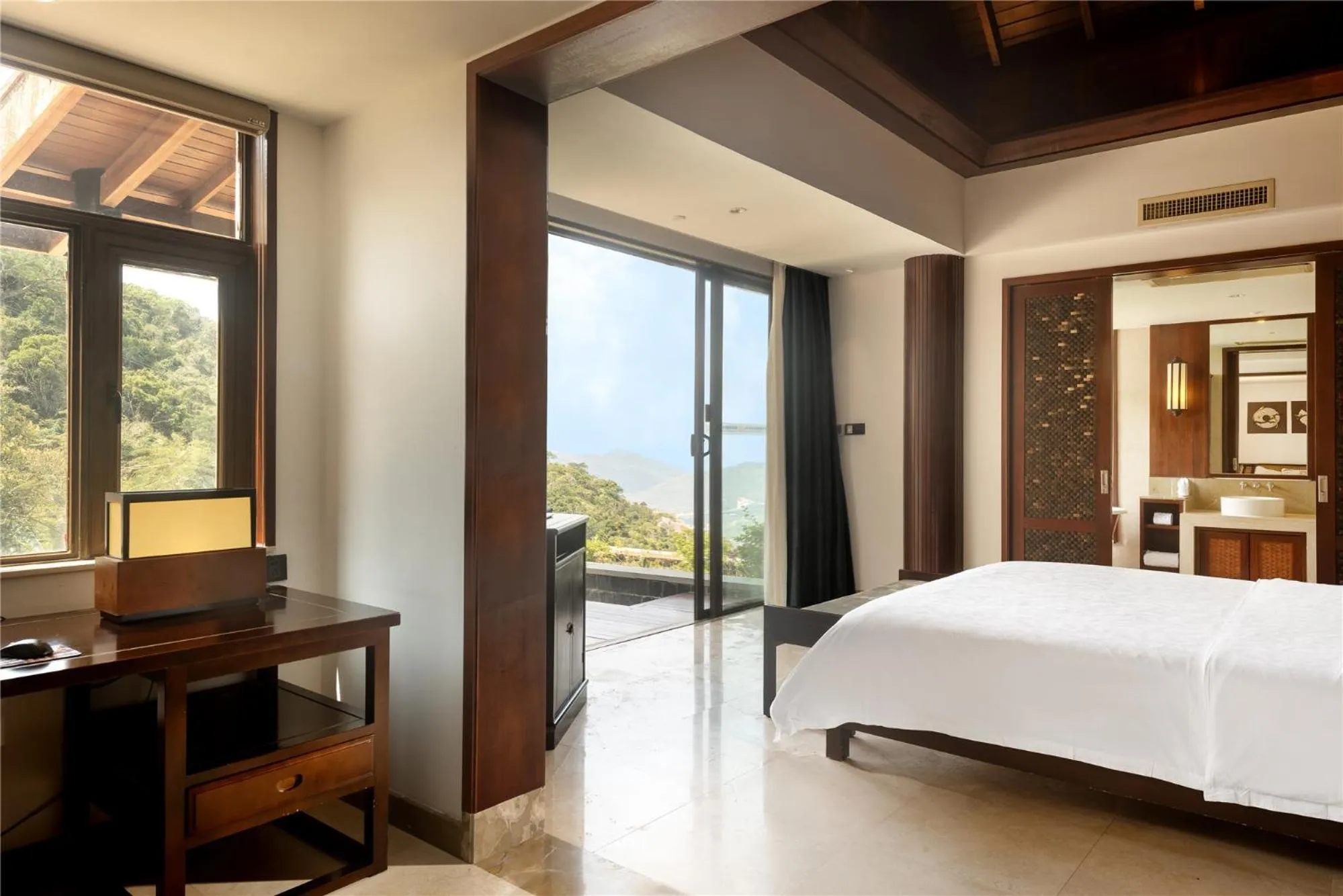 Bed in Yalong Bay Earthly Paradise Birds Nest Resort （Mountain Villas)