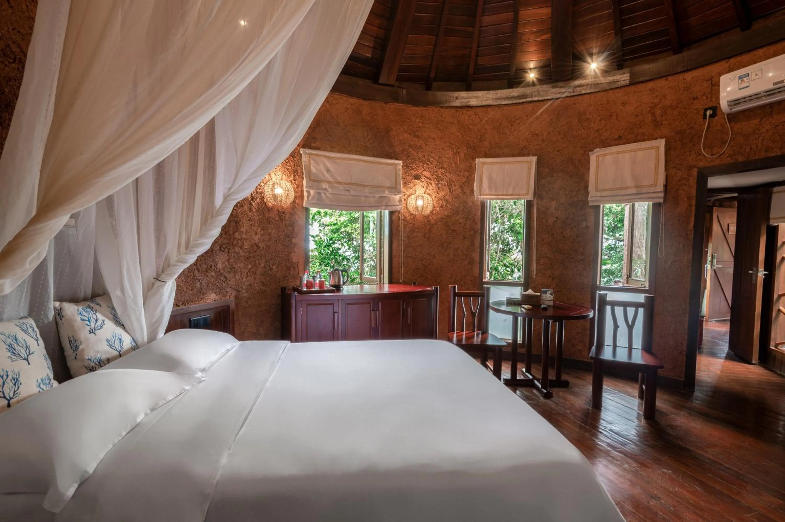 Bed in Yalong Bay Earthly Paradise Birds Nest Resort （Mountain Villas)