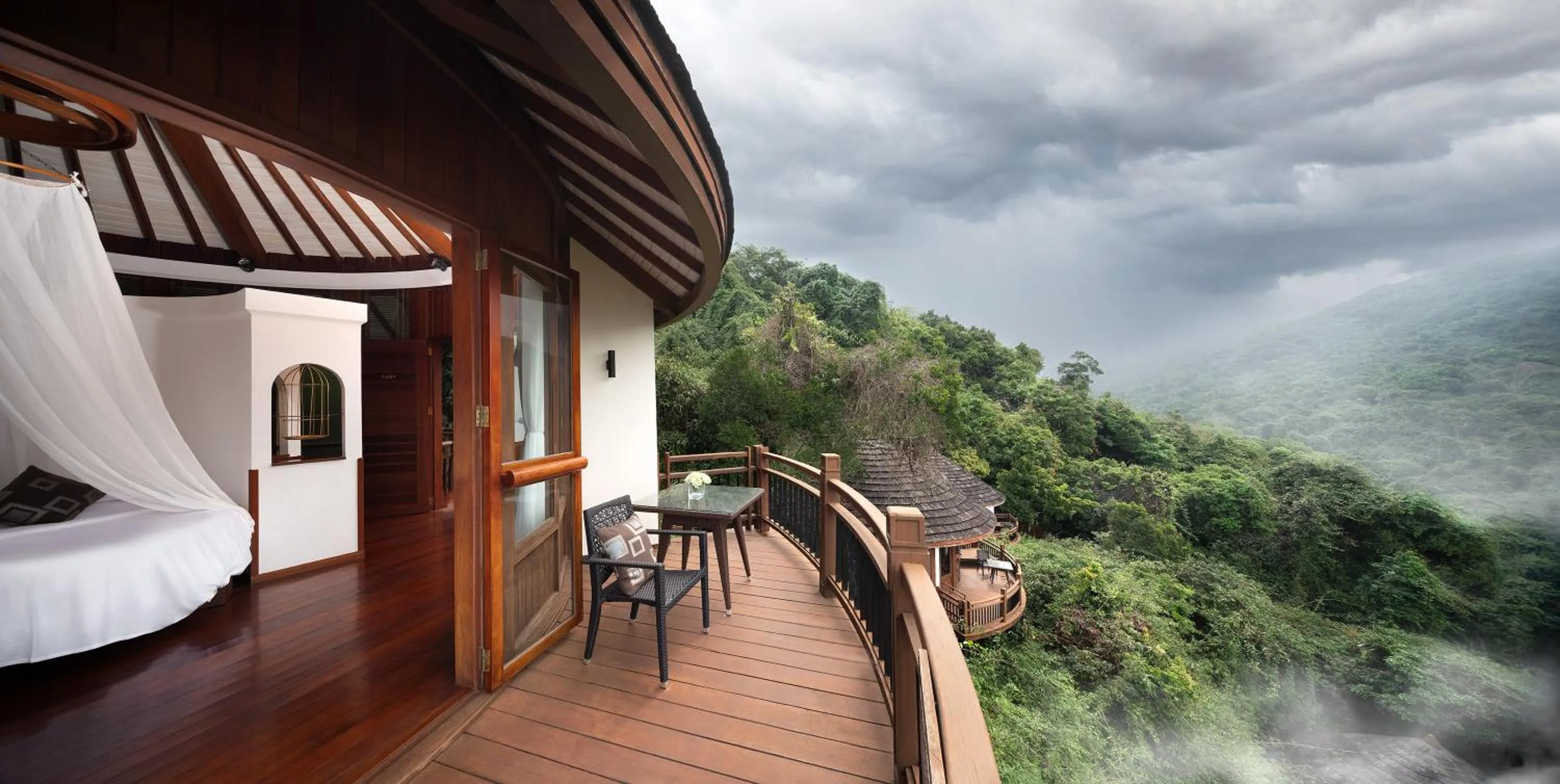 Yalong Bay Earthly Paradise Birds Nest Resort （Mountain Villas)