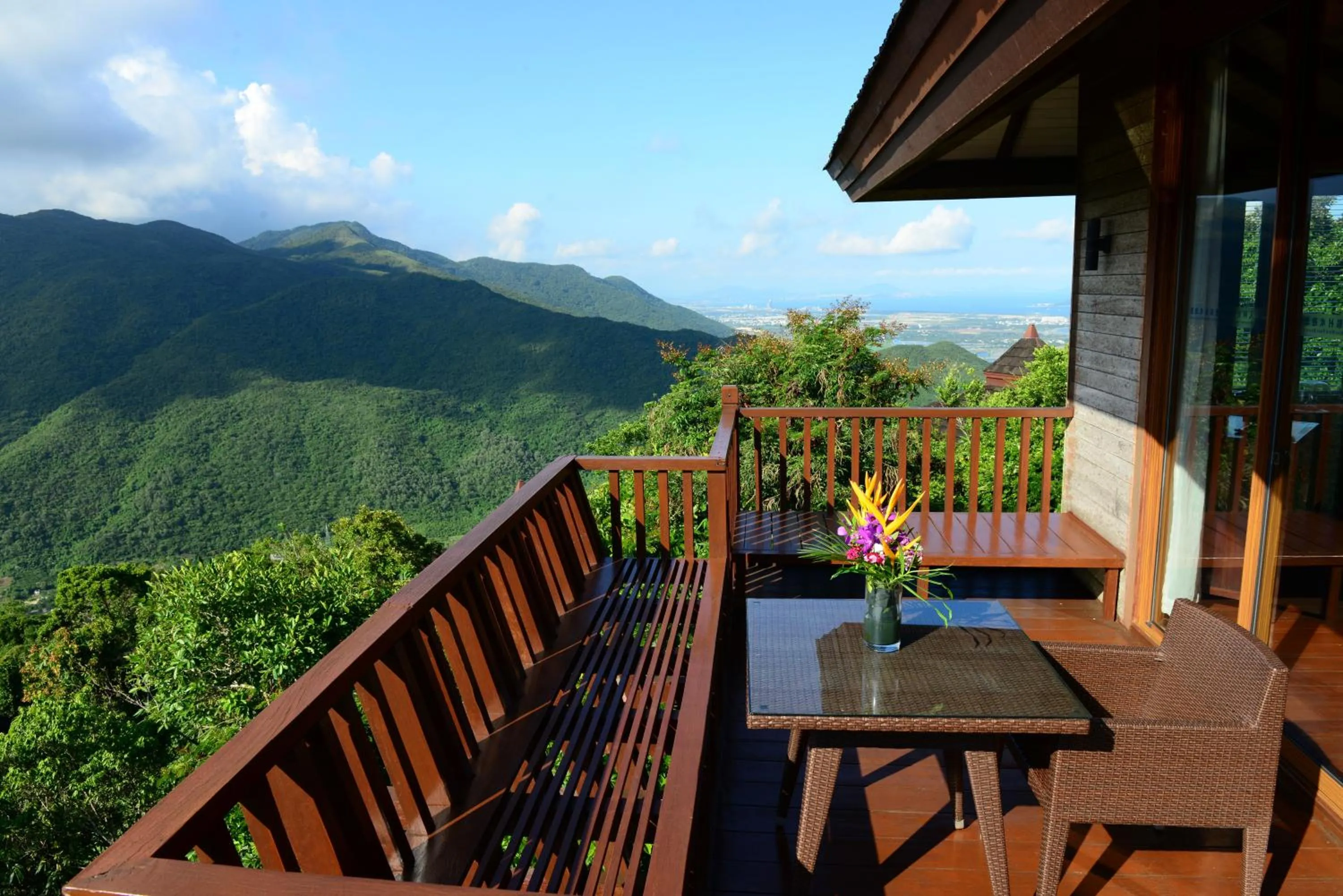 Seating area in Yalong Bay Earthly Paradise Birds Nest Resort （Mountain Villas)