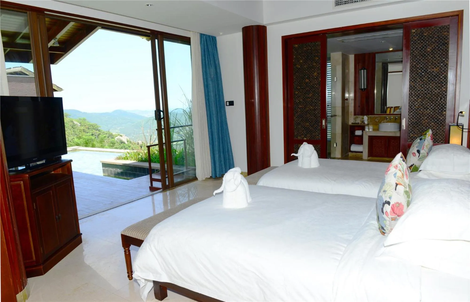 Bed in Yalong Bay Earthly Paradise Birds Nest Resort （Mountain Villas)