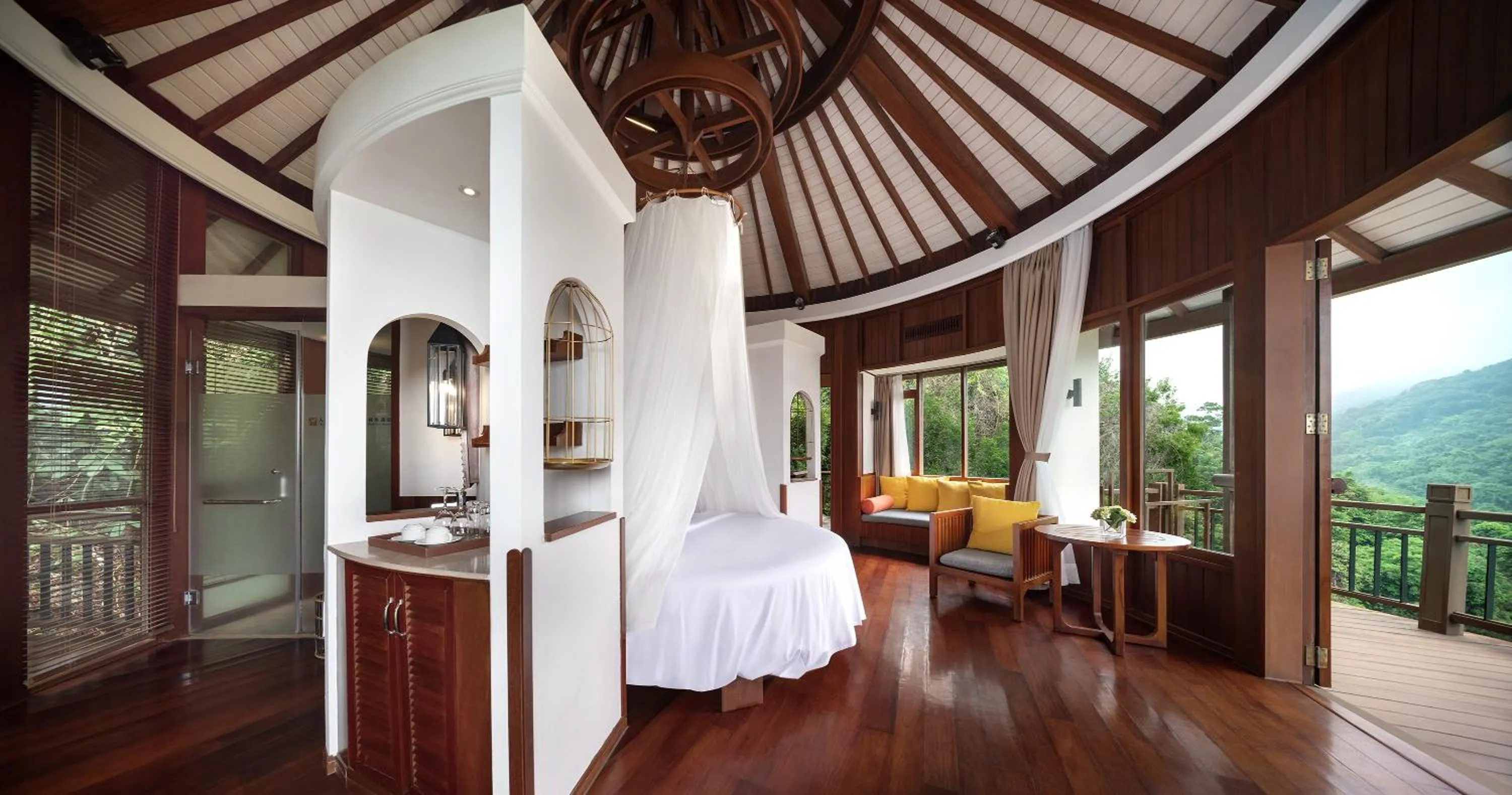 Yalong Bay Earthly Paradise Birds Nest Resort （Mountain Villas)