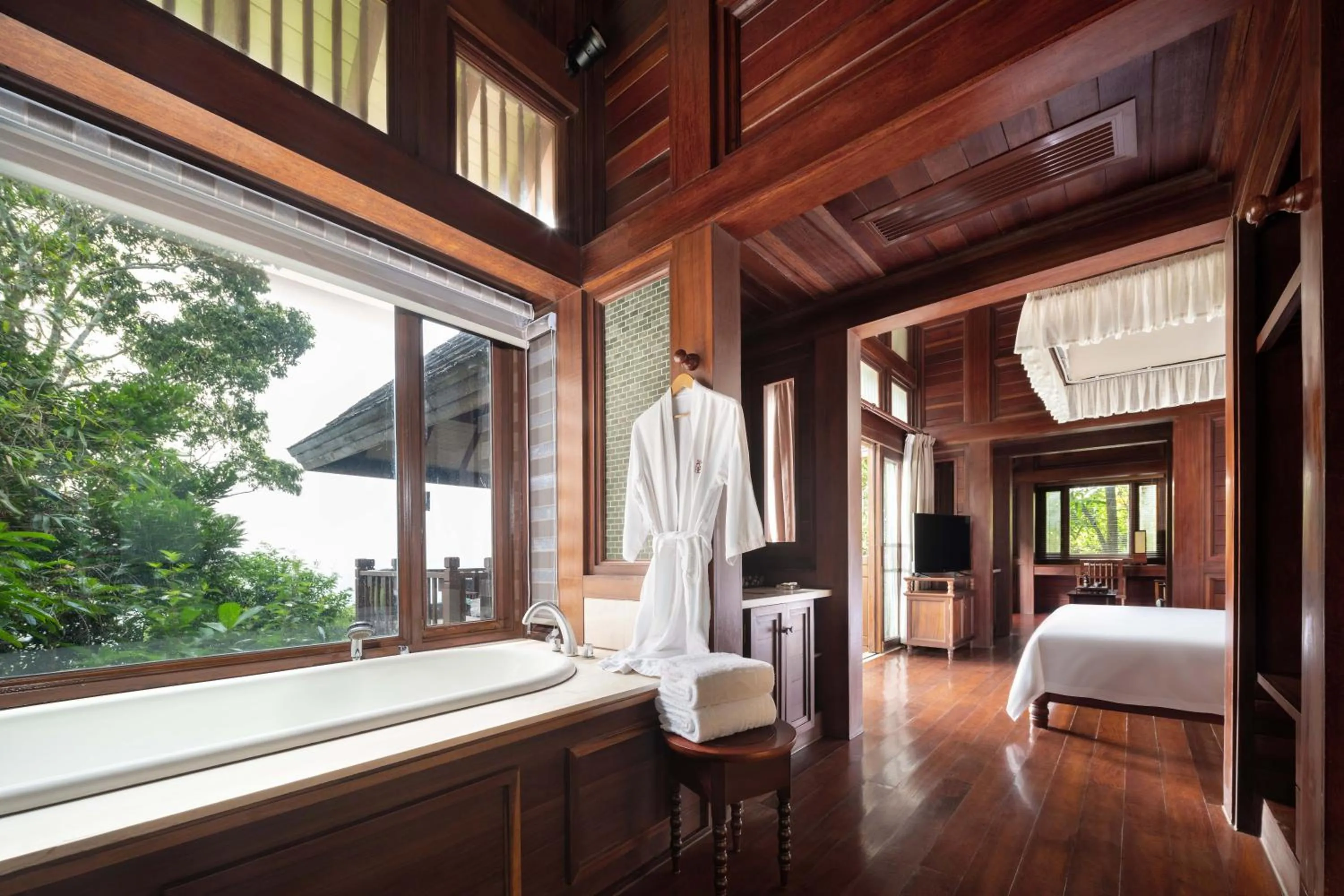 Bed in Yalong Bay Earthly Paradise Birds Nest Resort （Mountain Villas)