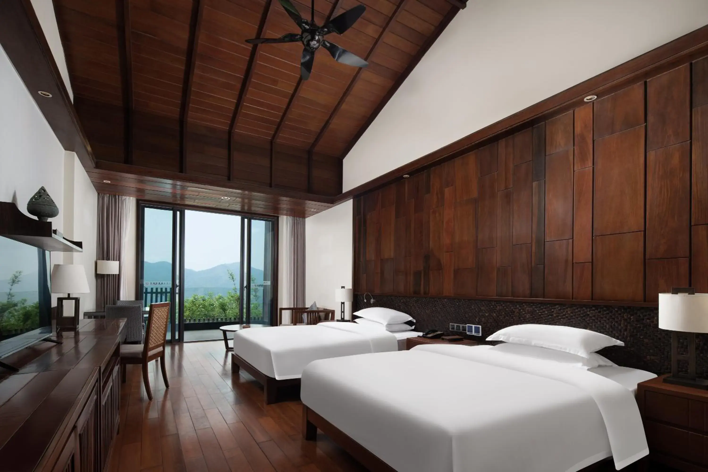 Yunpeng Mountain View Twin Room in Yalong Bay Earthly Paradise Birds Nest Resort (Mountain Villas) Yunpeng Mountain View Twin Room in Yalong Bay Earthly Paradise Birds Nest Resort (Mountain Villas)
