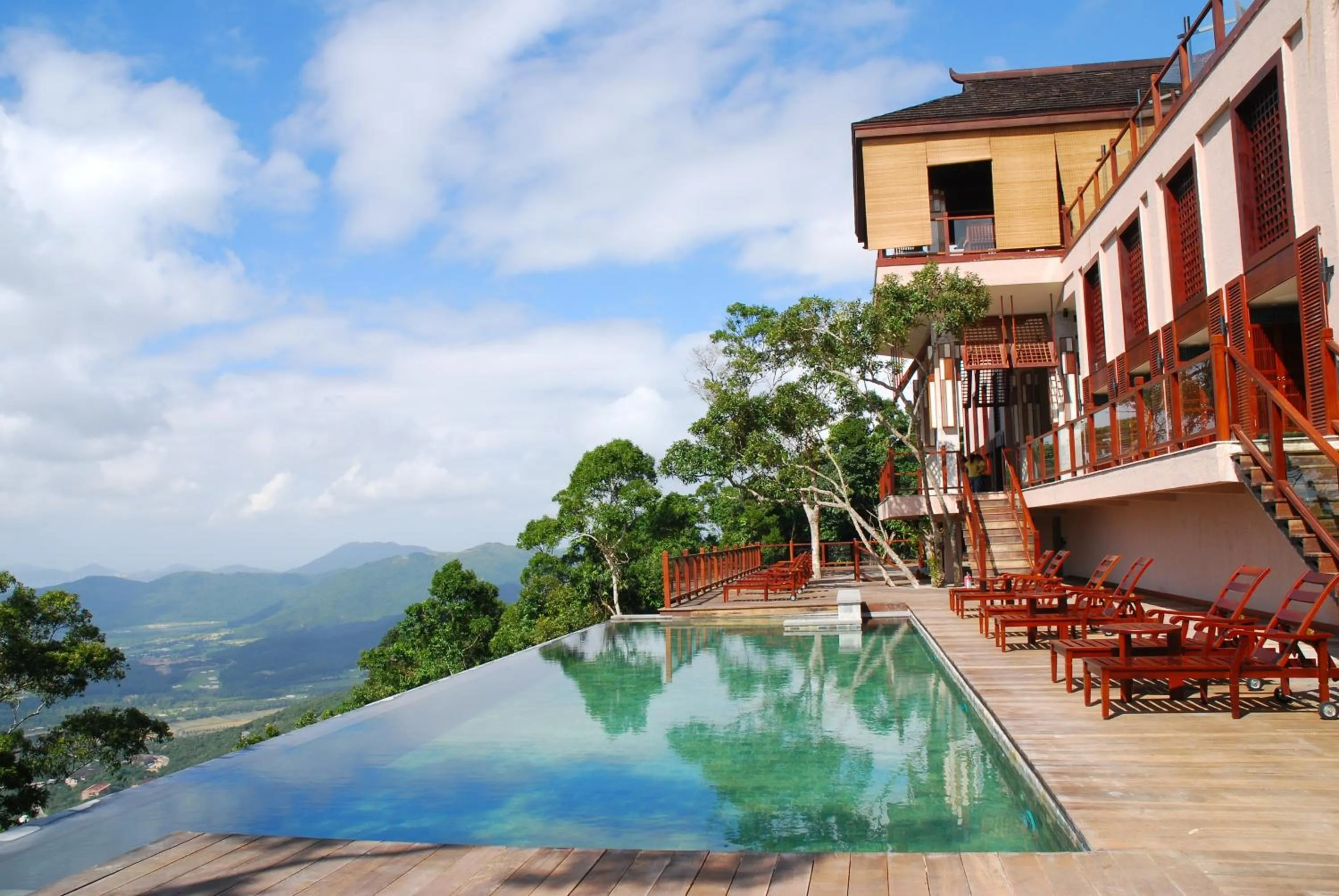 Property building in Yalong Bay Earthly Paradise Birds Nest Resort （Mountain Villas)