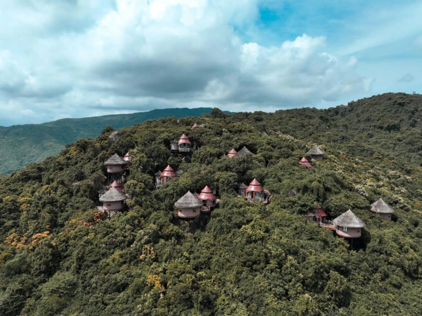 Yalong Bay Earthly Paradise Birds Nest Resort （Mountain Villas)