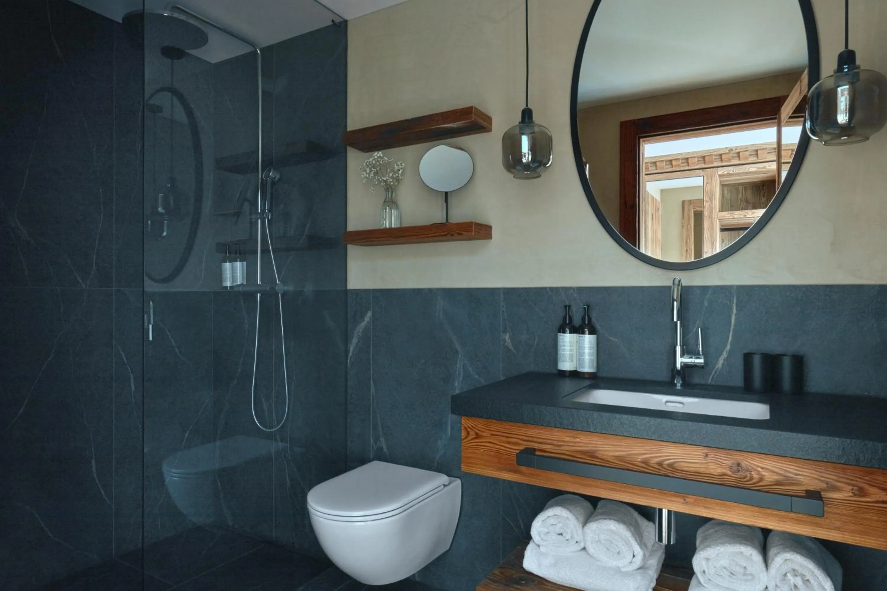 Shower in Miiro The Mansard