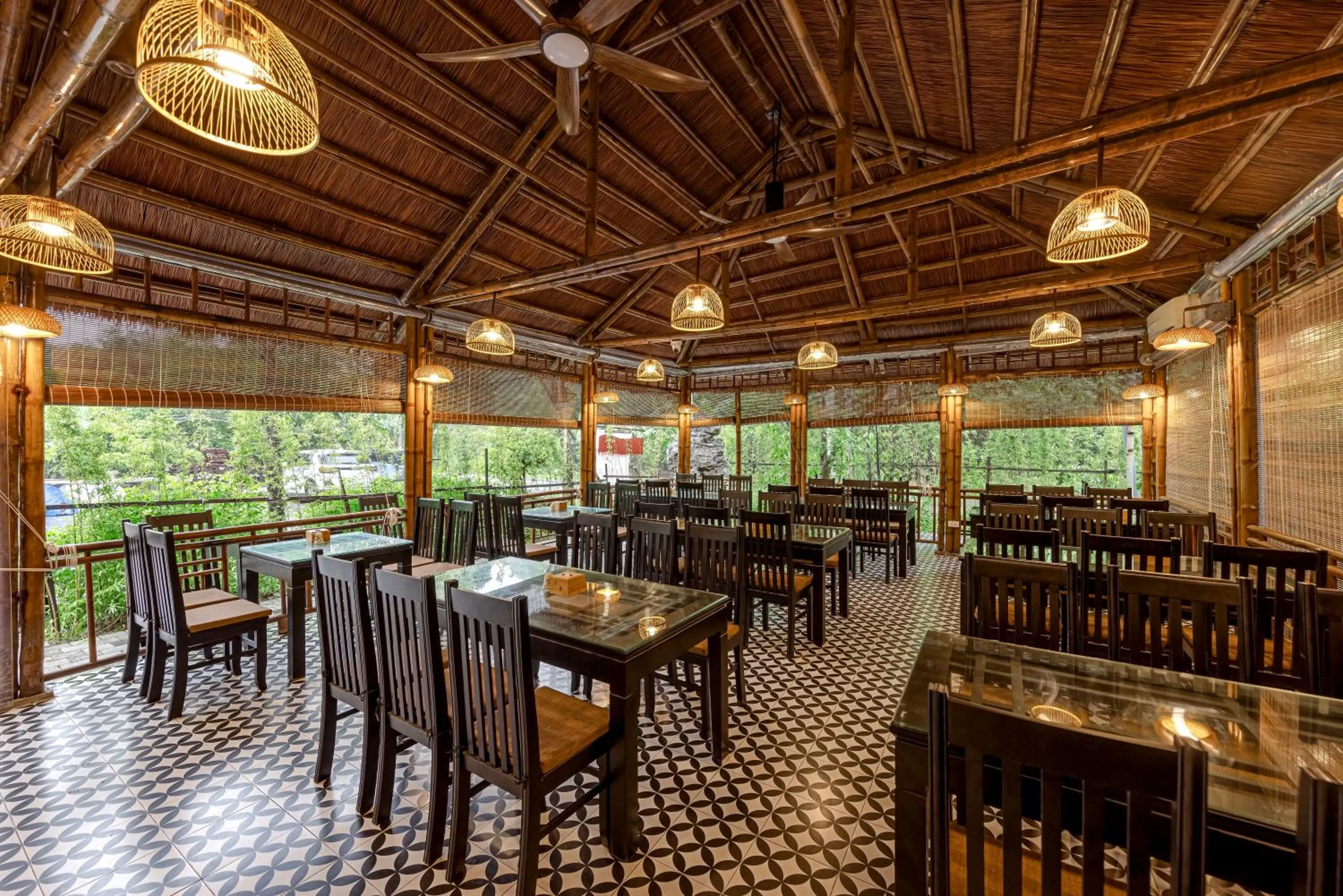 Restaurant/places to eat in Indochine Boutique Hotel Ninh Bình