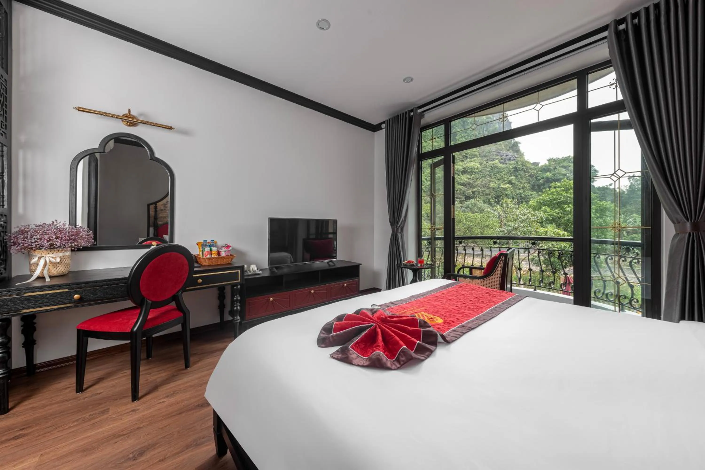 Bed in Indochine Boutique Hotel Ninh Bình
