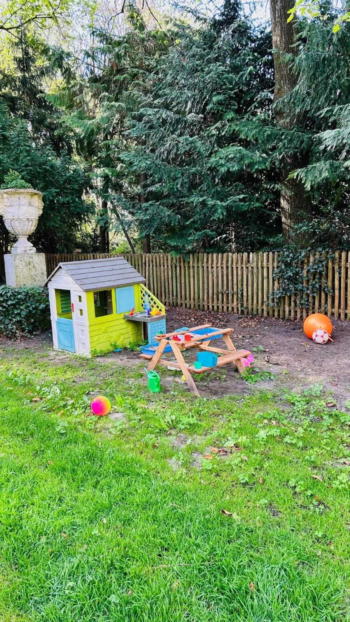 Children play ground in Gästehaus Englischer Garten