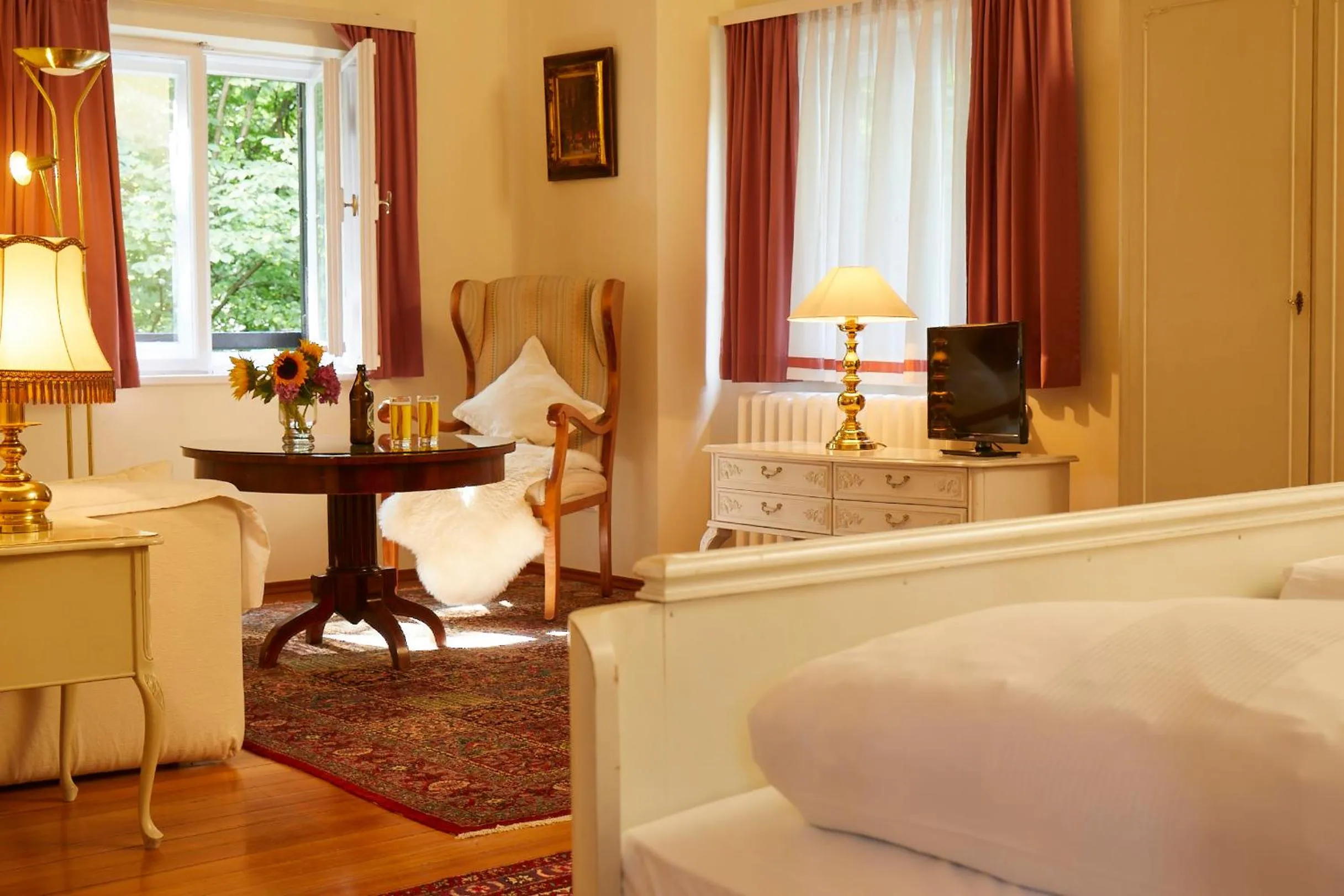 Photo of the whole room, Bed in Gästehaus Englischer Garten