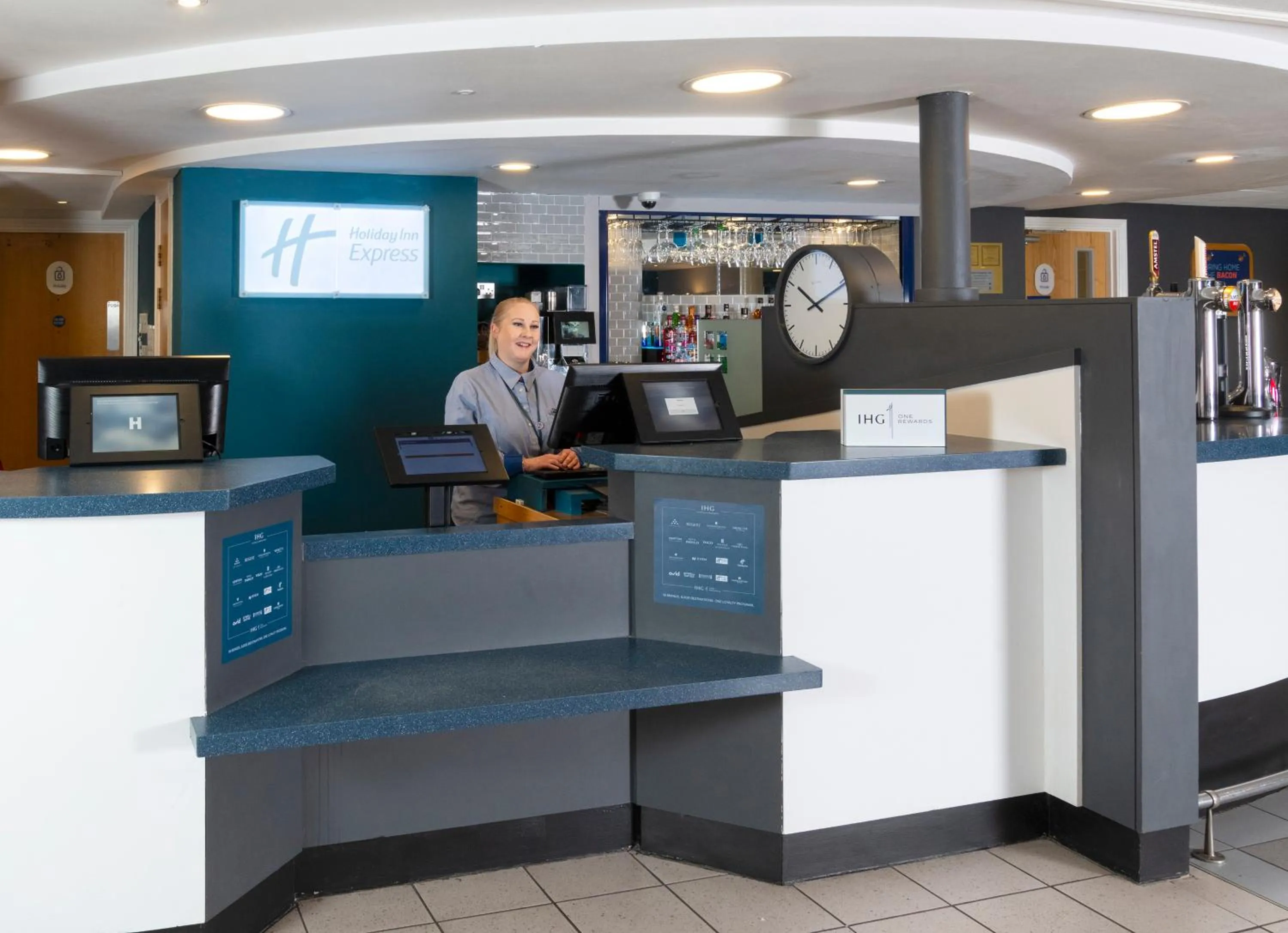 Lobby or reception in Holiday Inn Express Stafford by IHG