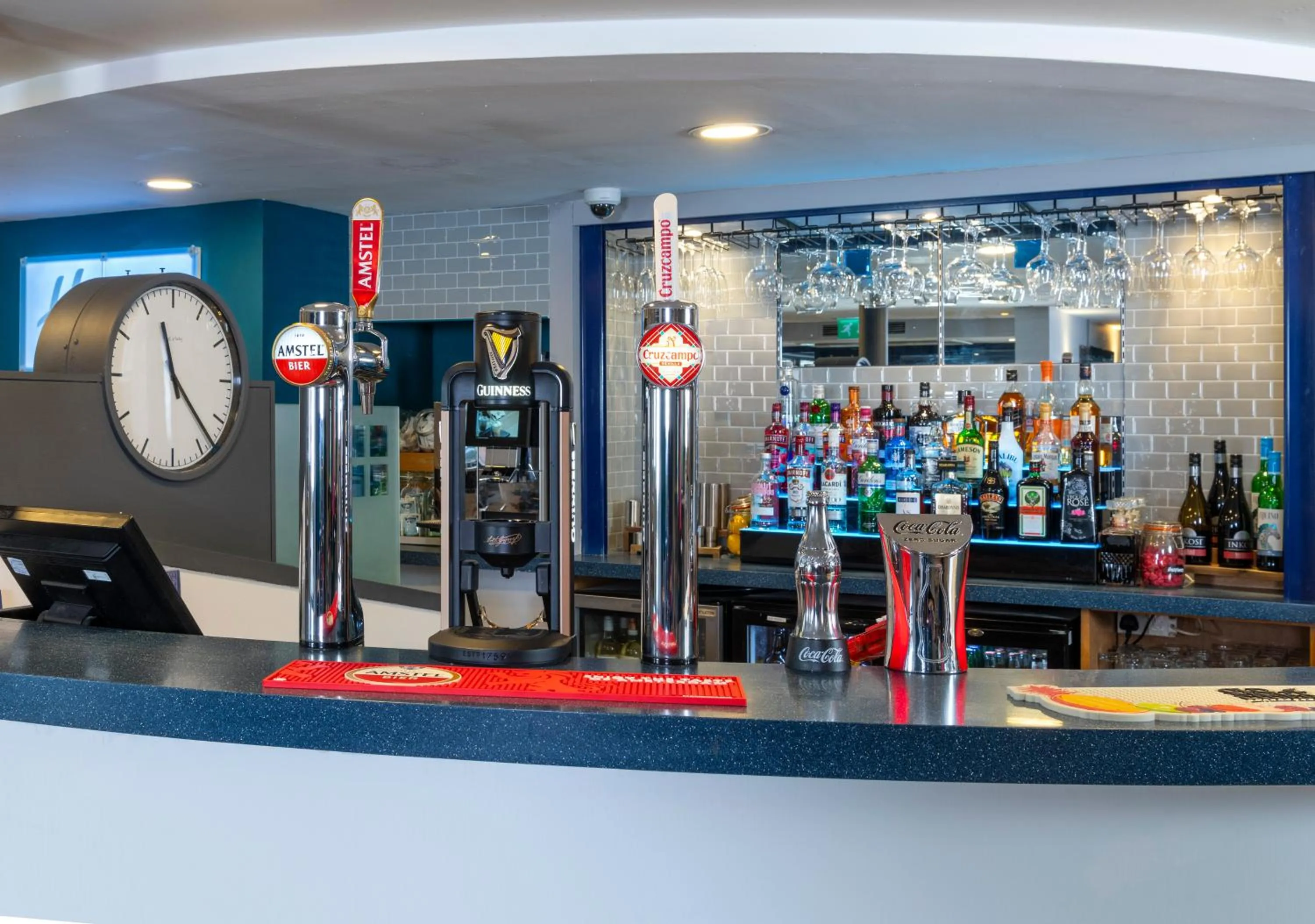 Lounge or bar in Holiday Inn Express Stafford by IHG
