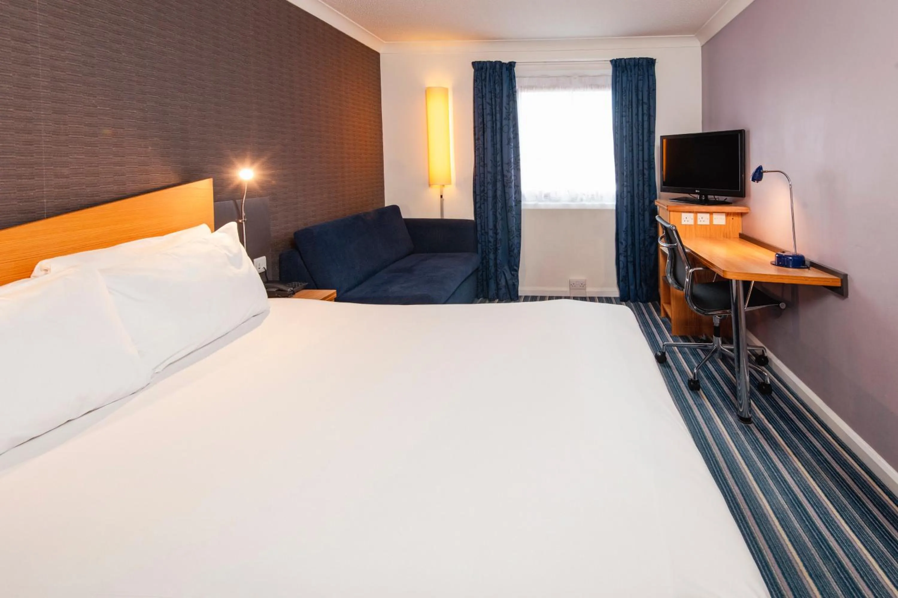 Bed in Holiday Inn Express Stafford by IHG