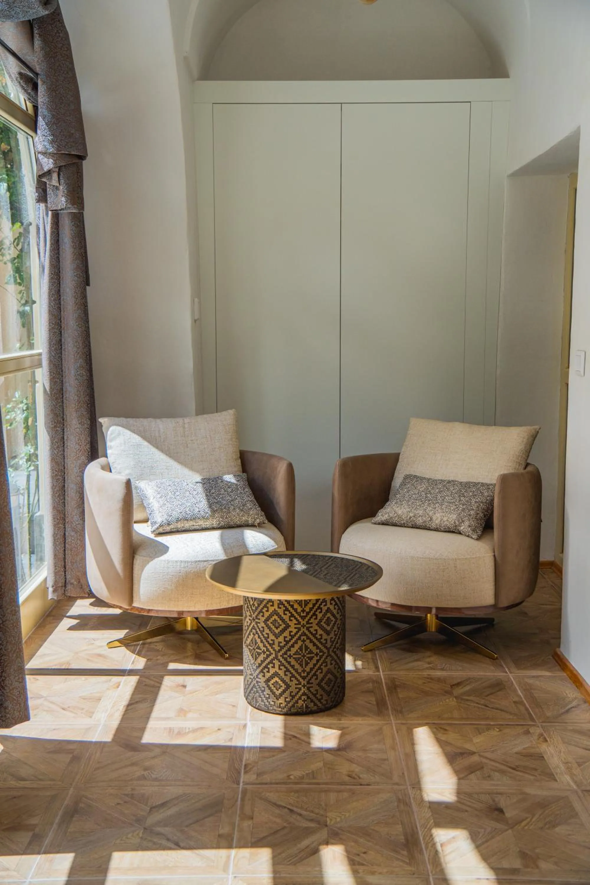 Seating area in Opera apartments - Mestský palác
