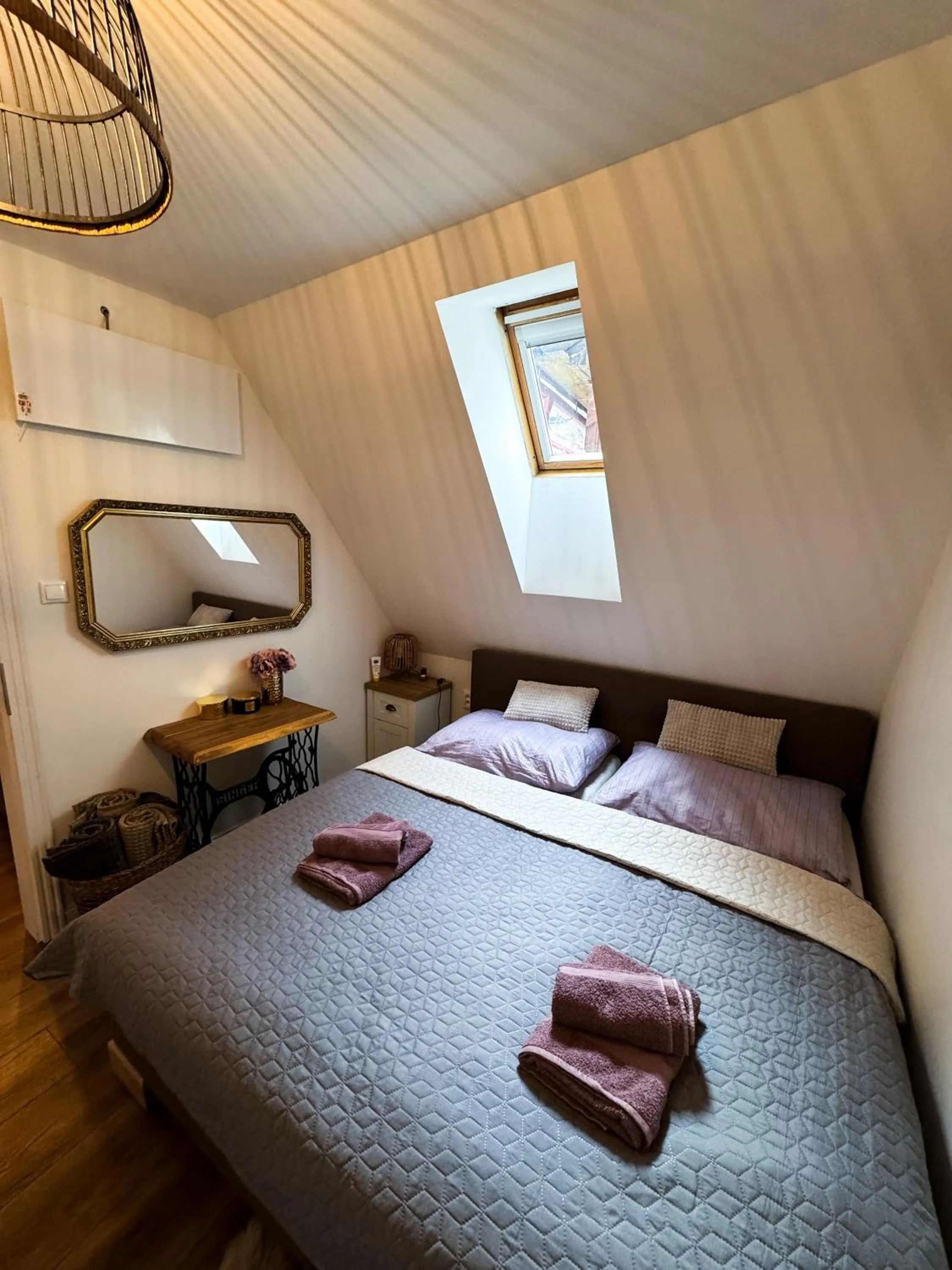 Bedroom, Bed in Opera apartments - Mestský palác