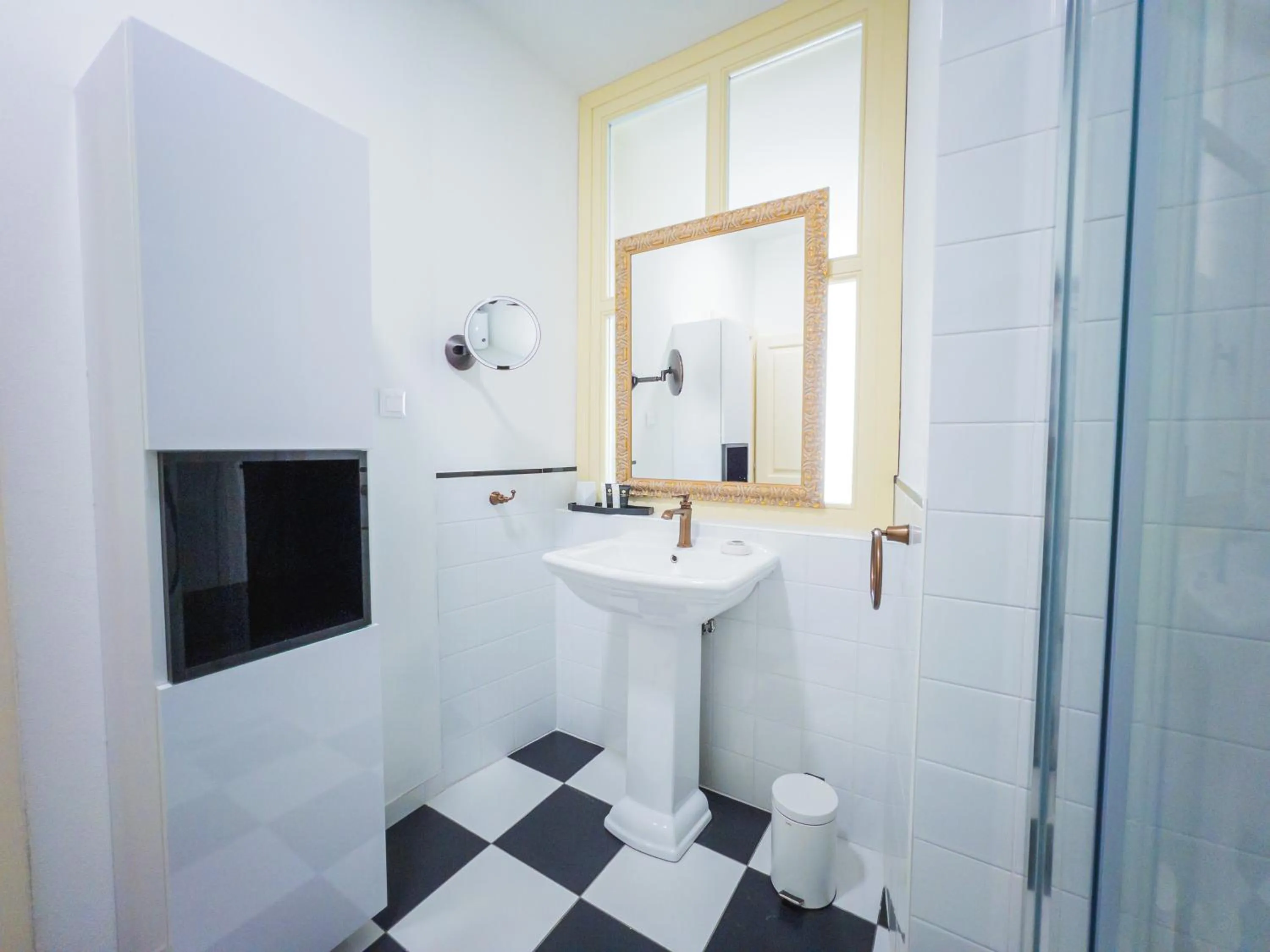 Bathroom in Opera apartments - Mestský palác