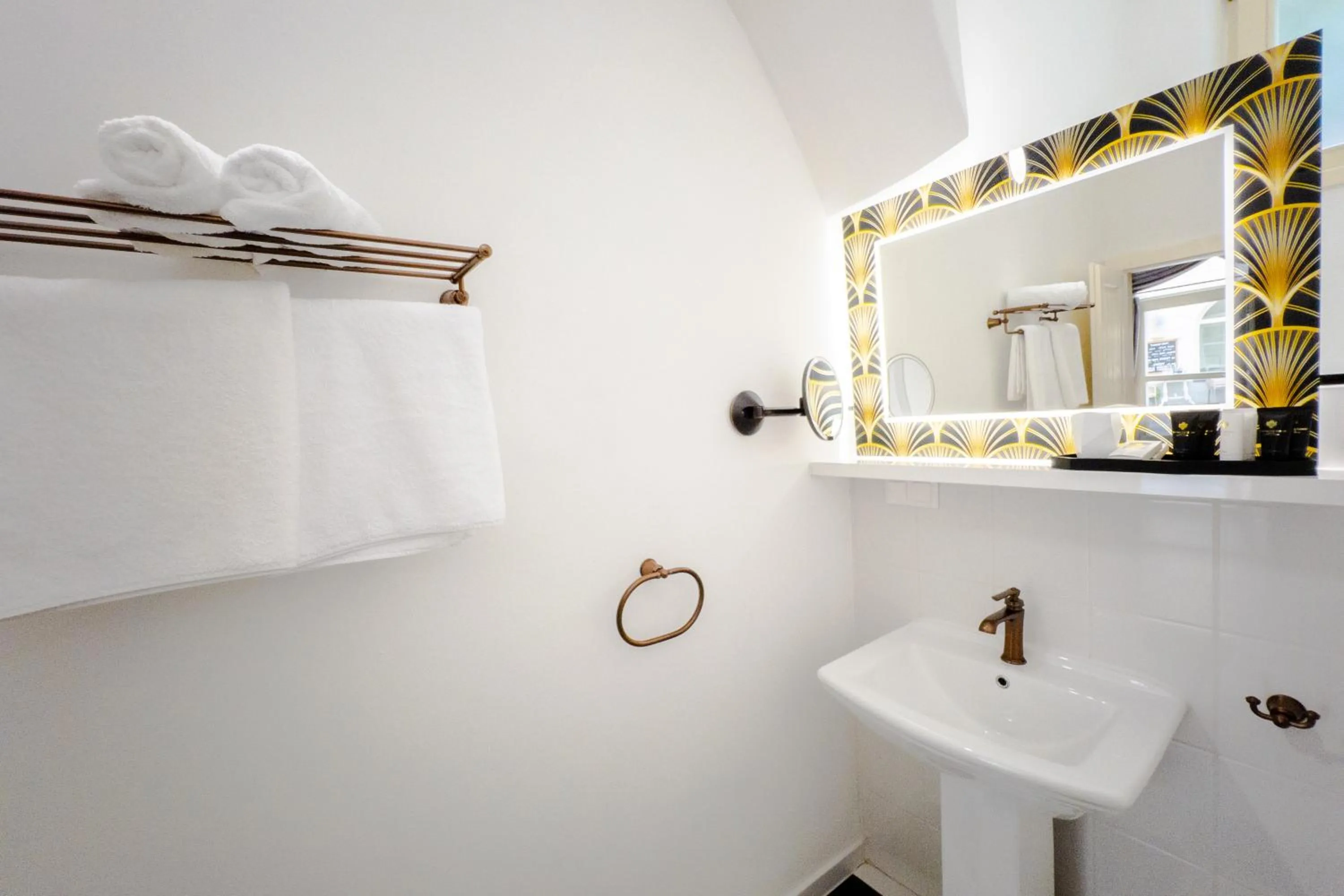 Bathroom in Opera apartments - Mestský palác