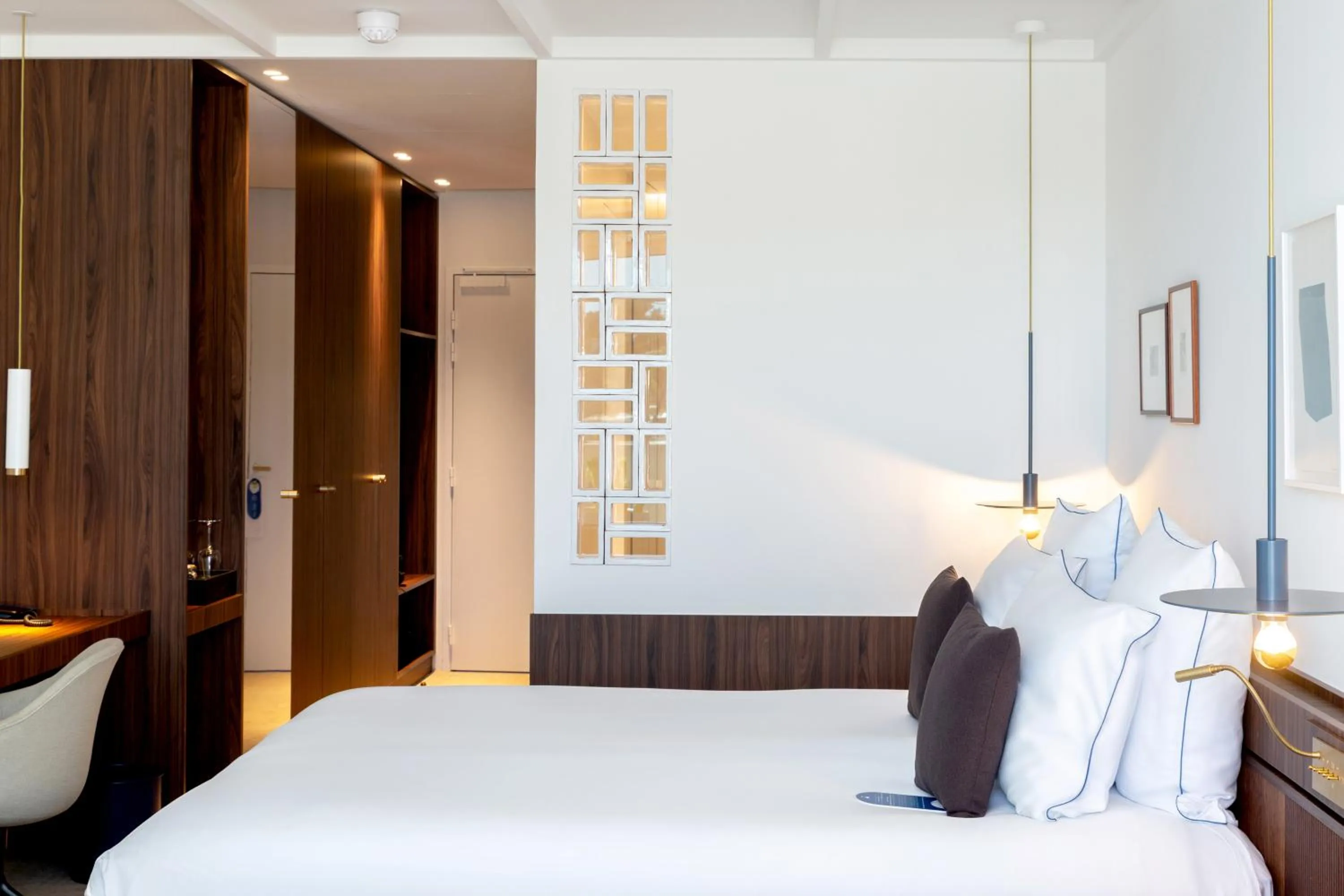 Bedroom, Bed in Bleu Hôtel & Spa