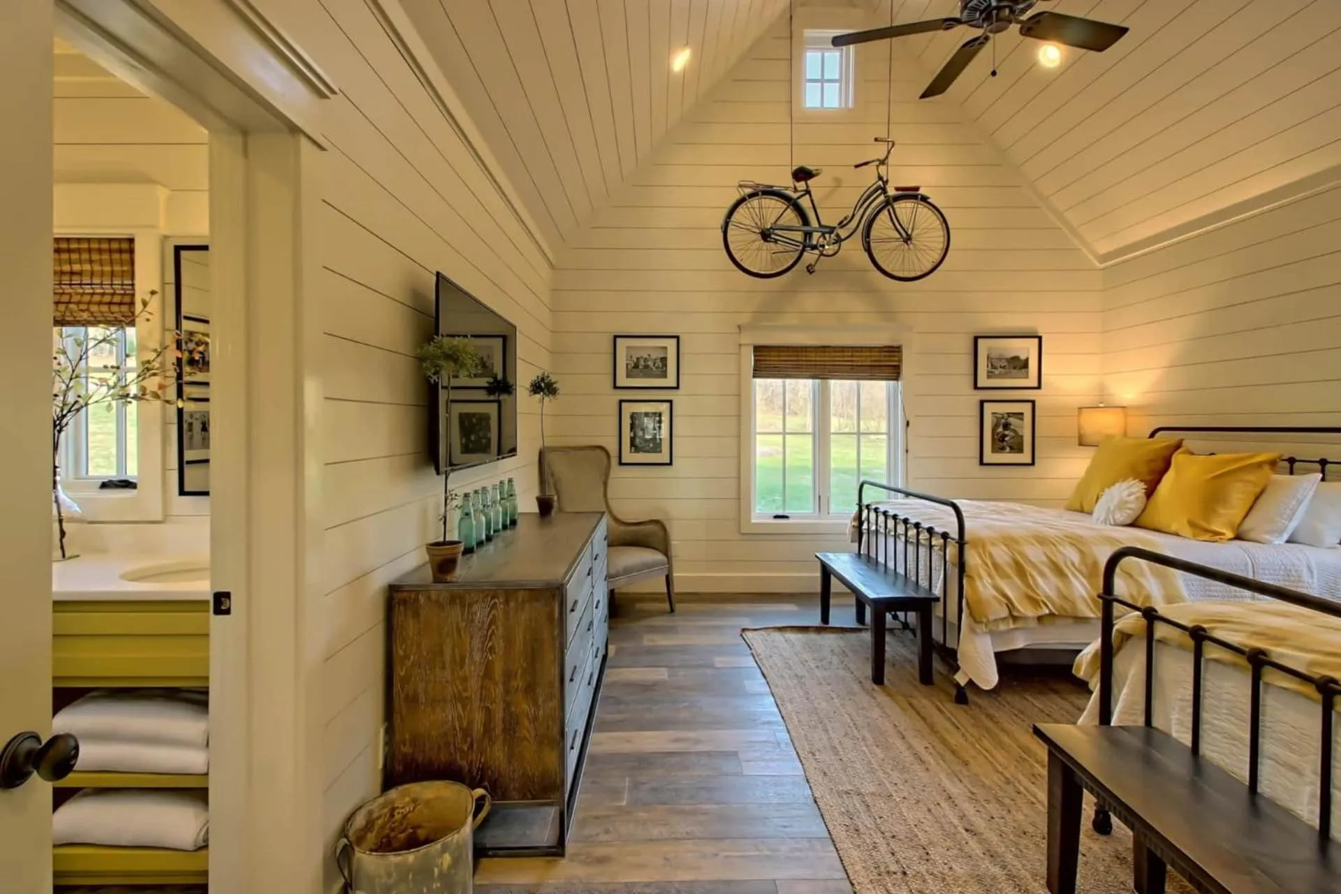 Bed in Cottages @ Julep Farms