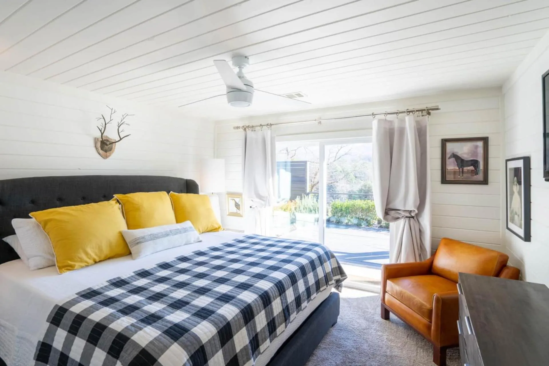 Bed in Cottages @ Julep Farms