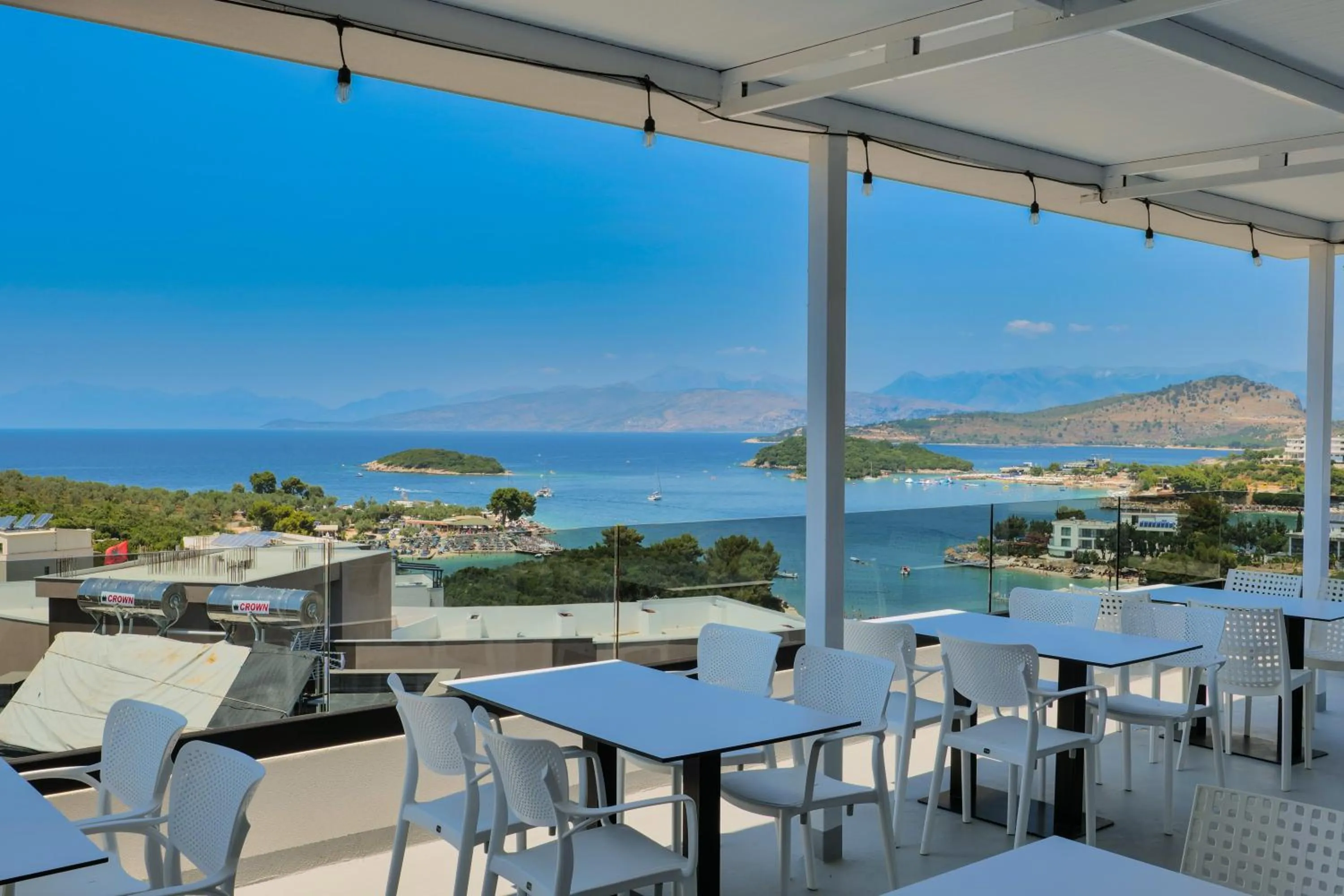 Restaurant/places to eat in Hotel Siars