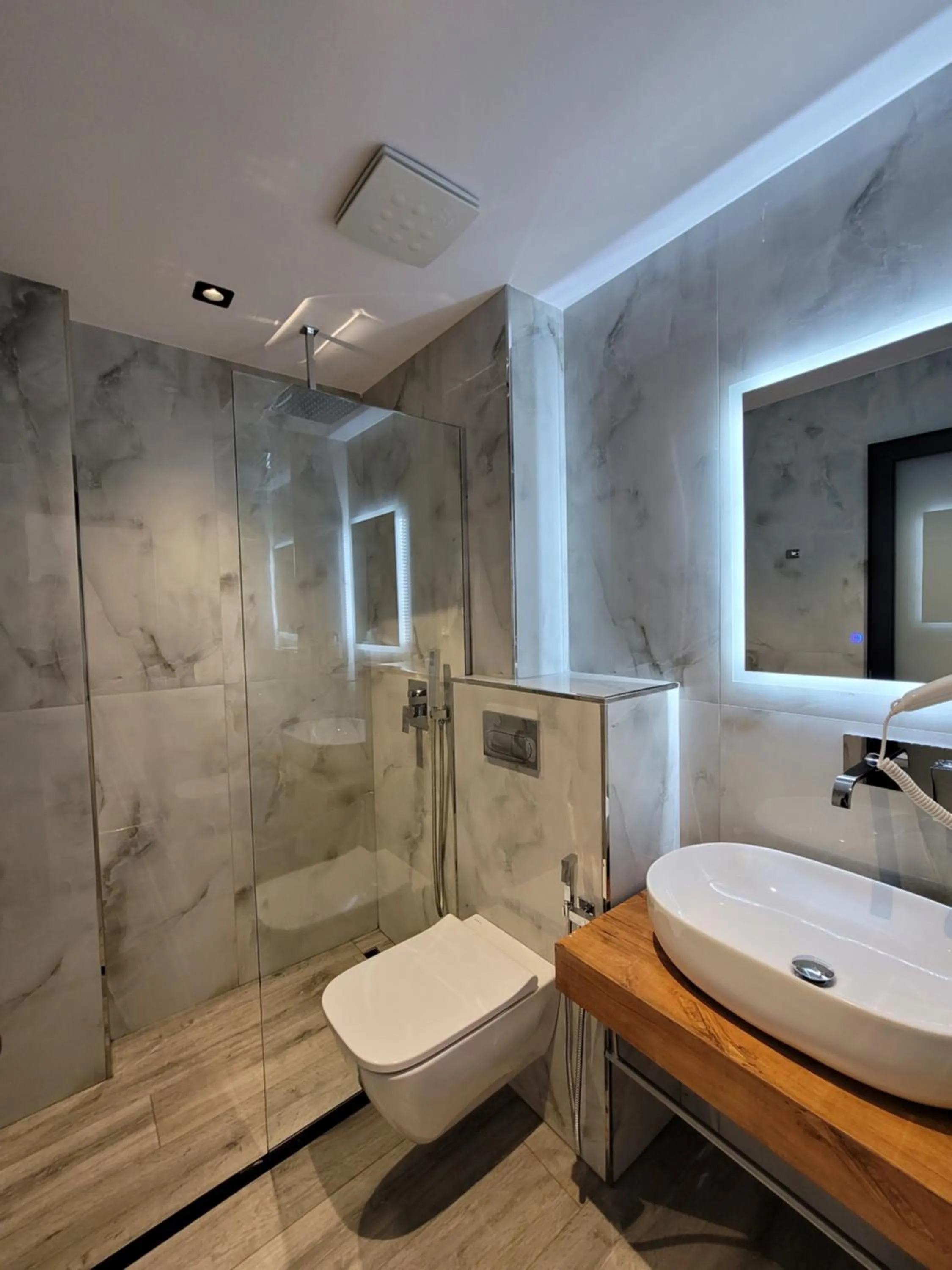 Shower in Hotel Siars