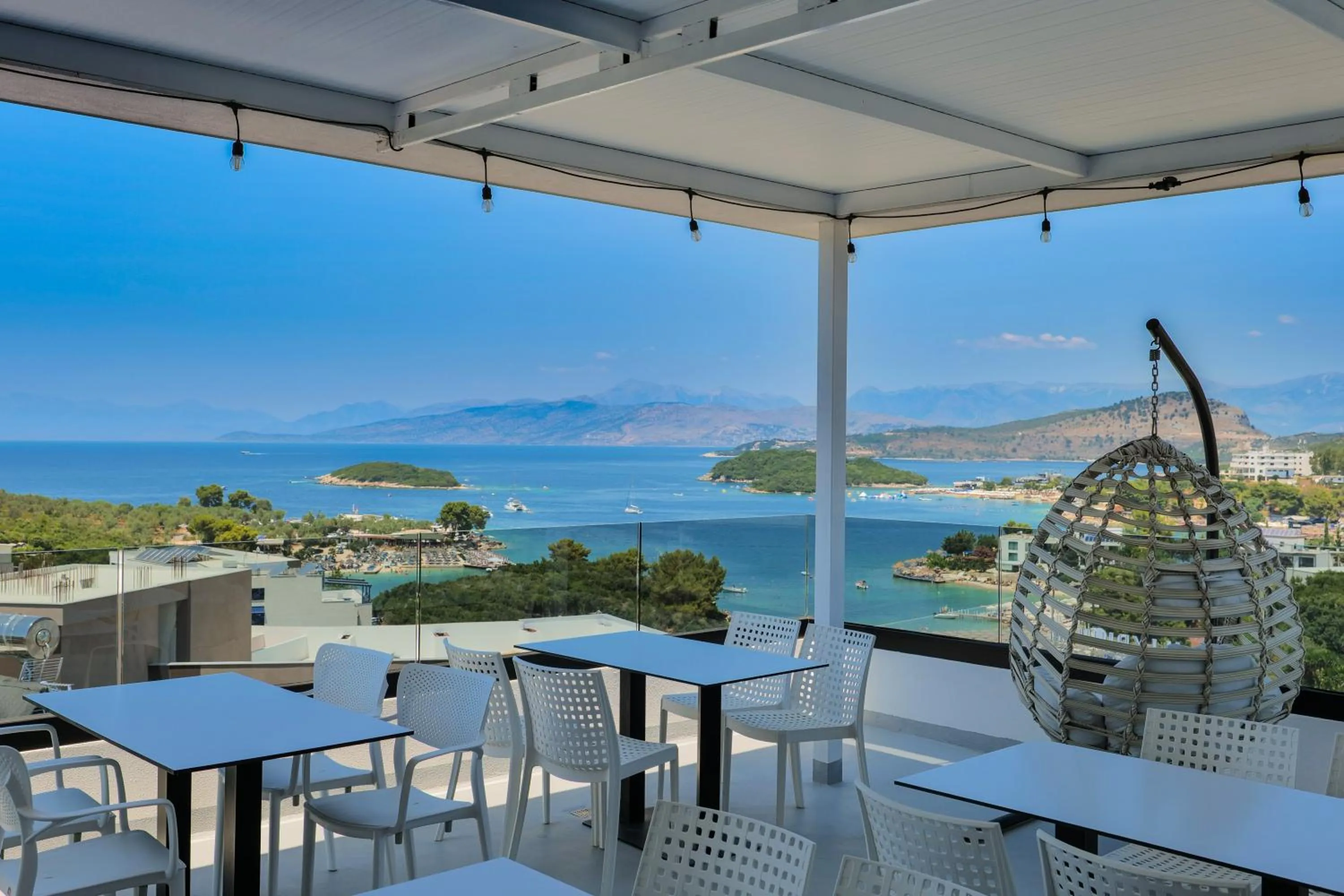 Restaurant/places to eat in Hotel Siars