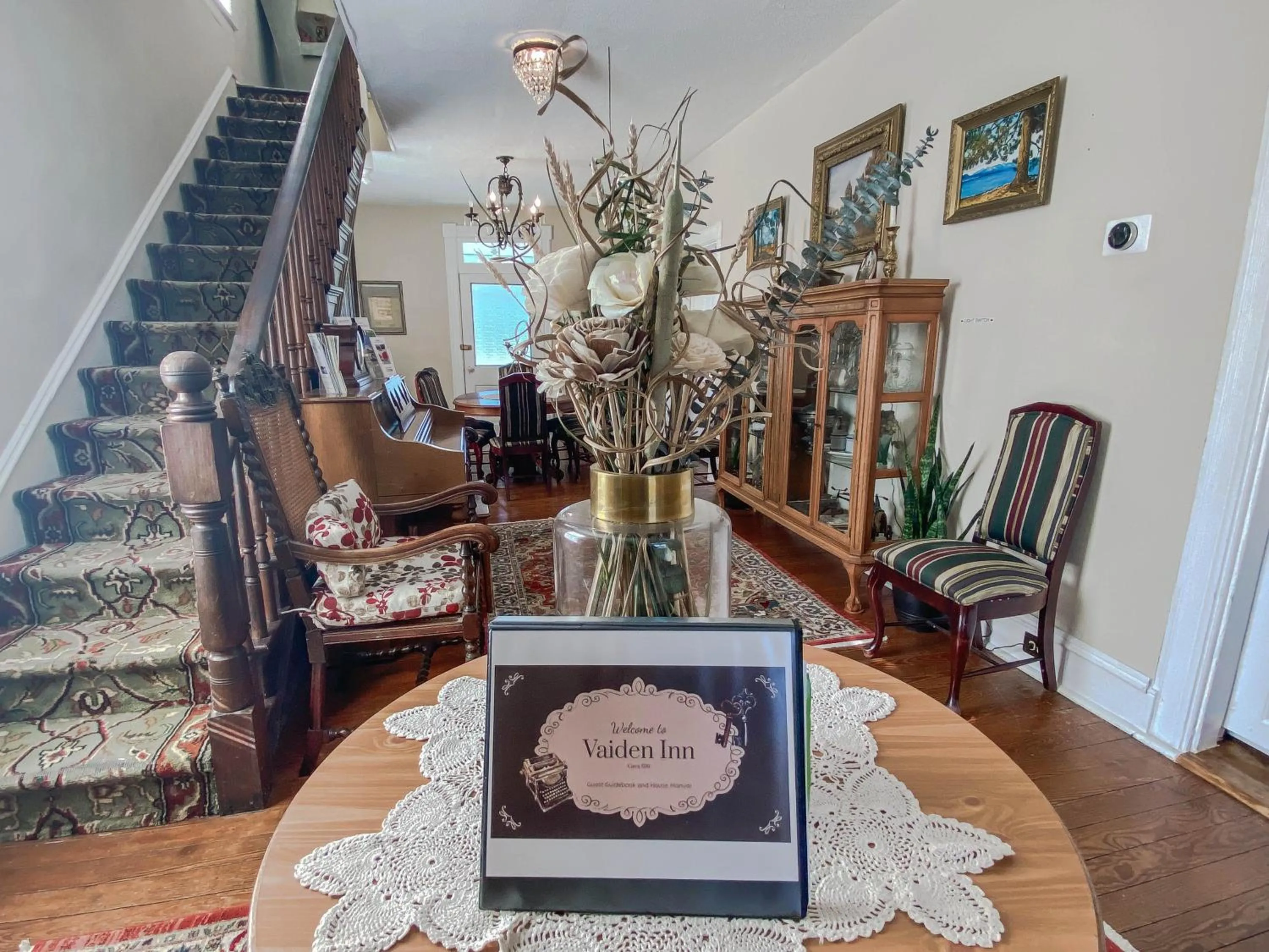 Facade/entrance in Vaiden Inn