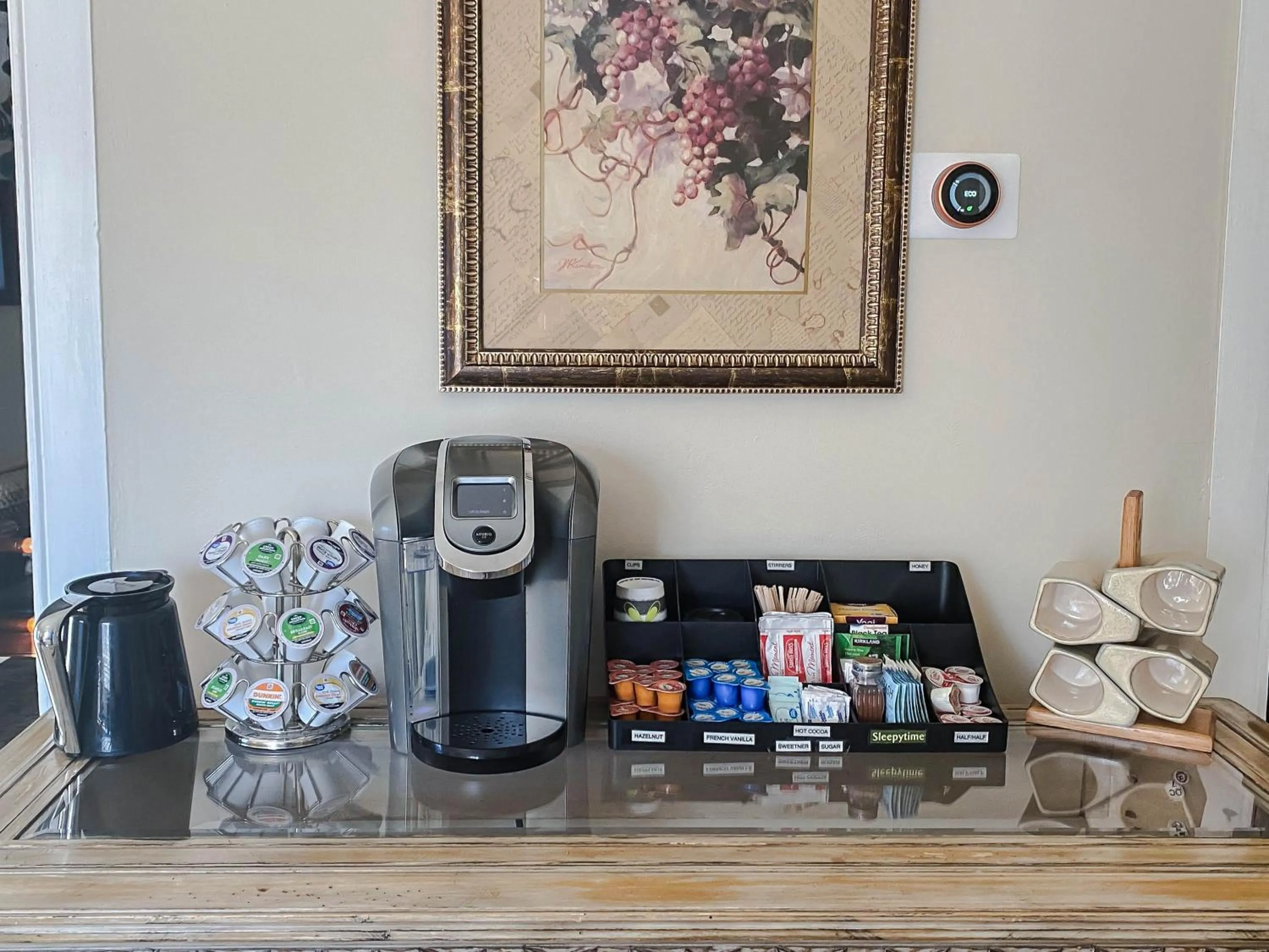 Coffee/tea facilities in Vaiden Inn