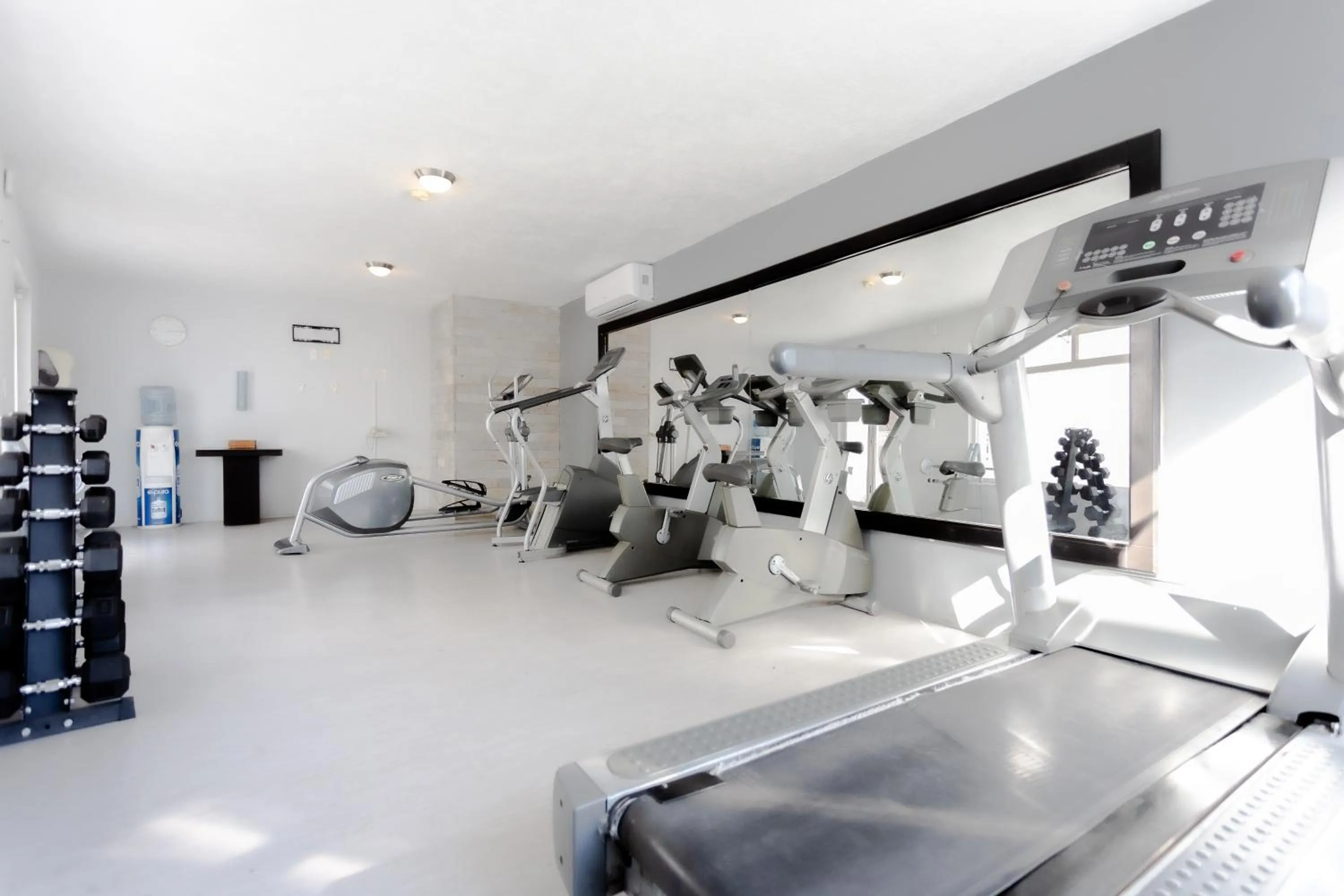 Fitness centre/facilities in InHouse Hotel León
