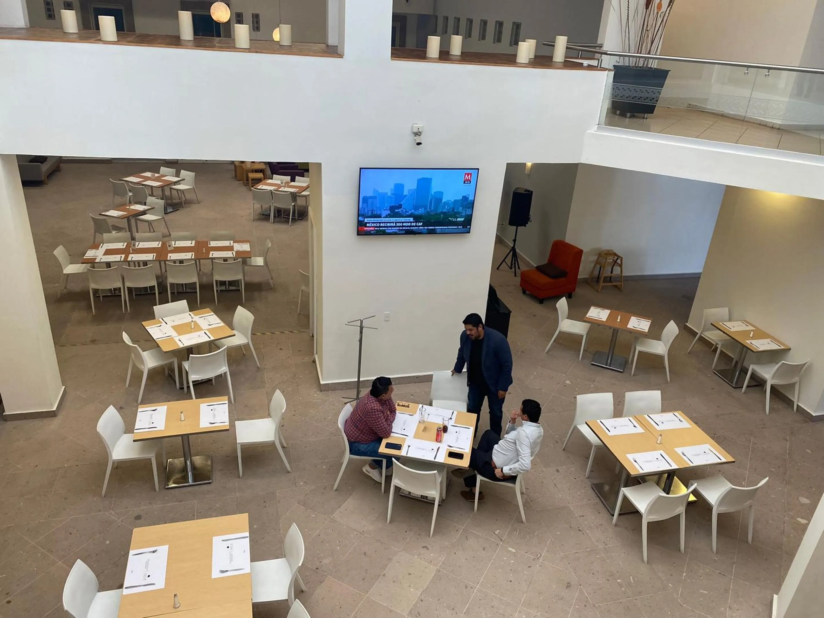 Restaurant/places to eat in InHouse Hotel León