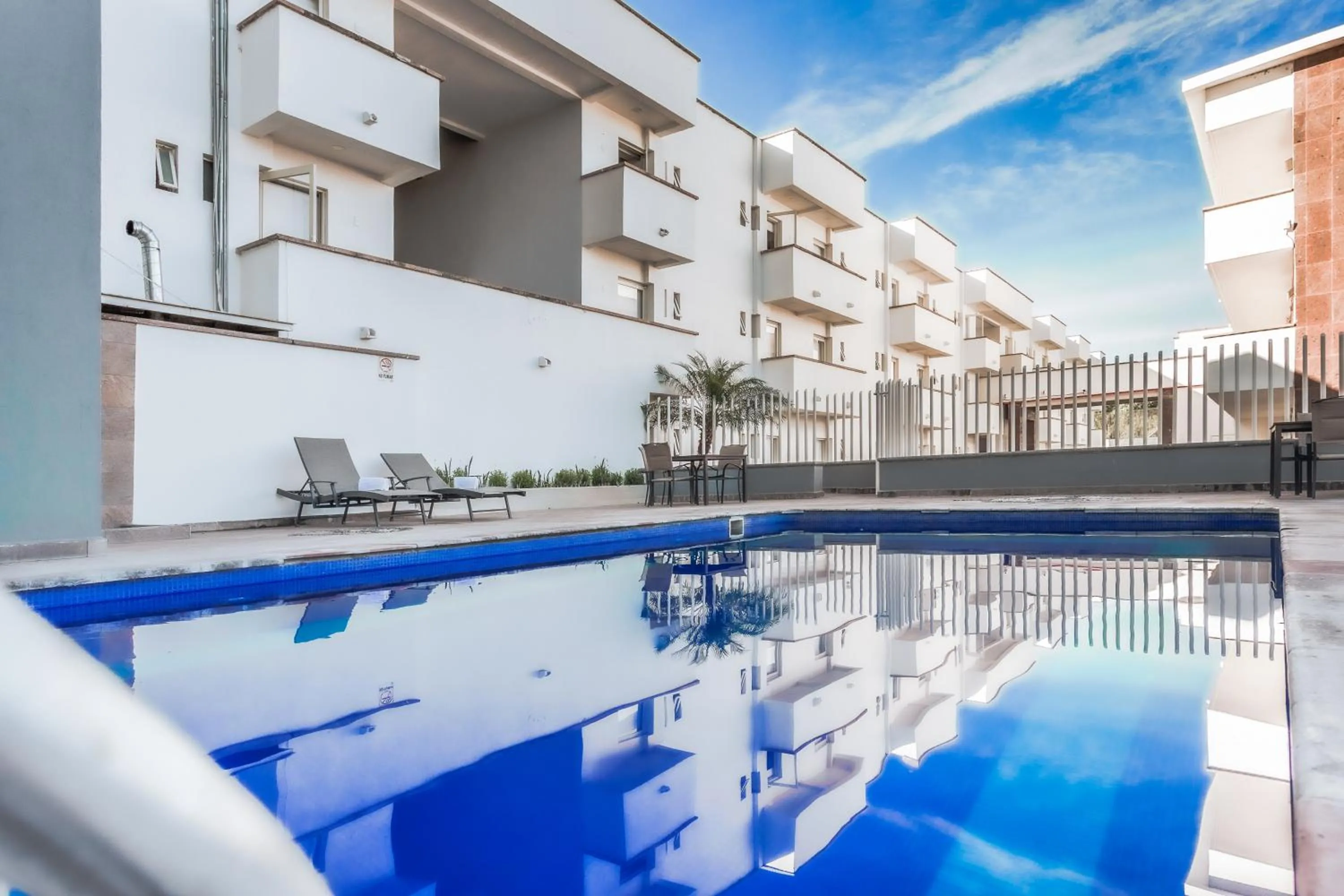 Swimming pool in InHouse Hotel León