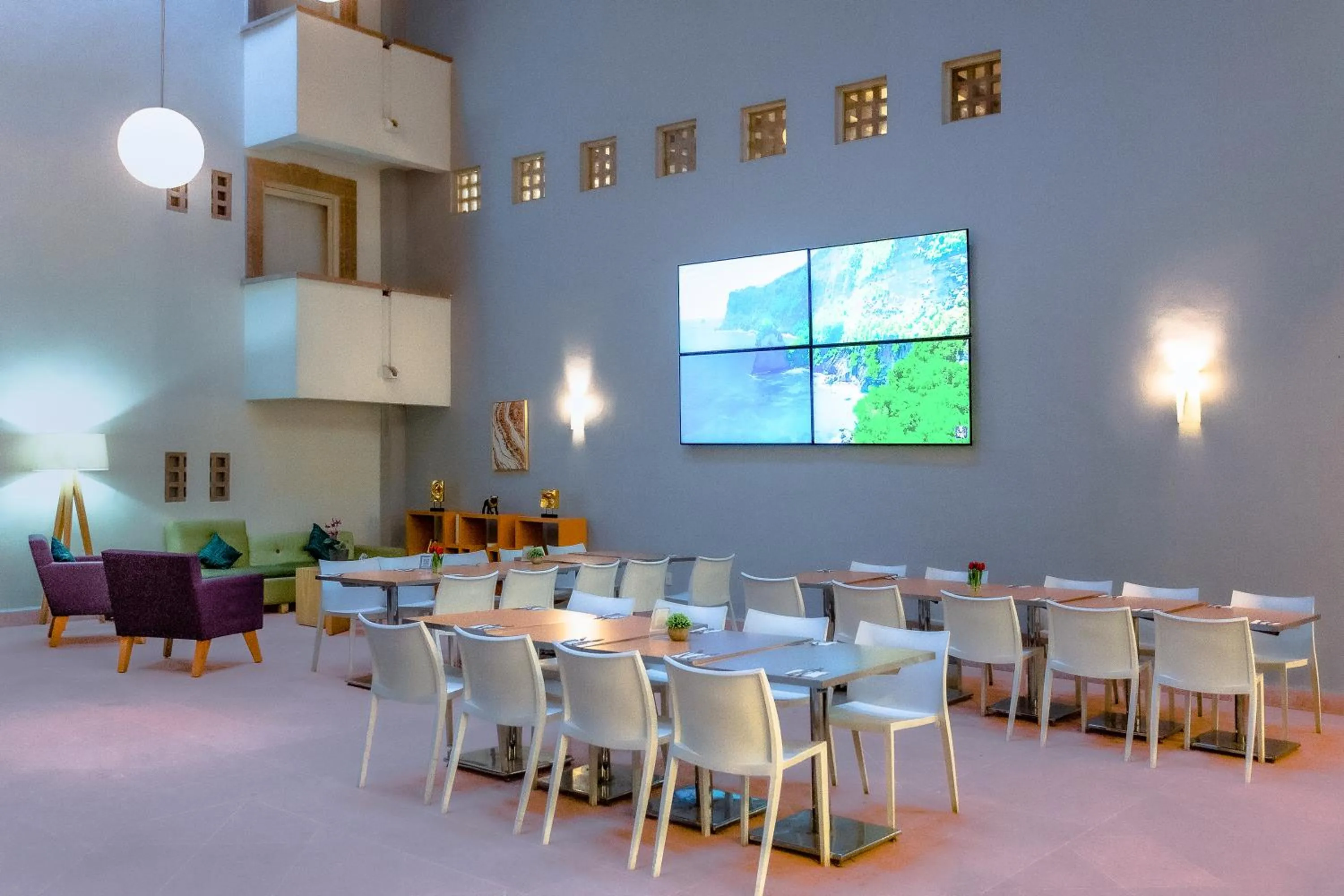 Restaurant/places to eat in InHouse Hotel León