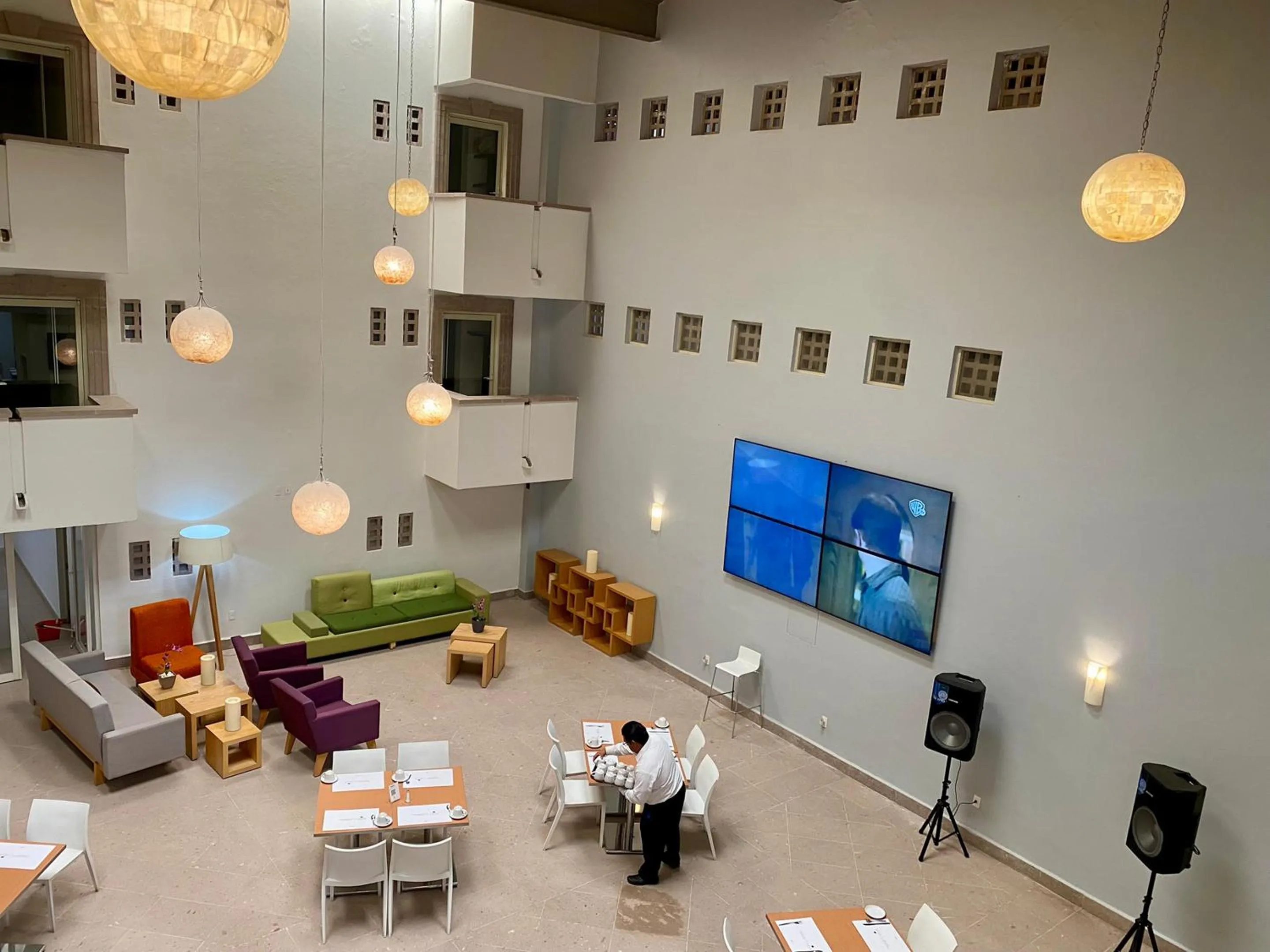 Restaurant/places to eat in InHouse Hotel León