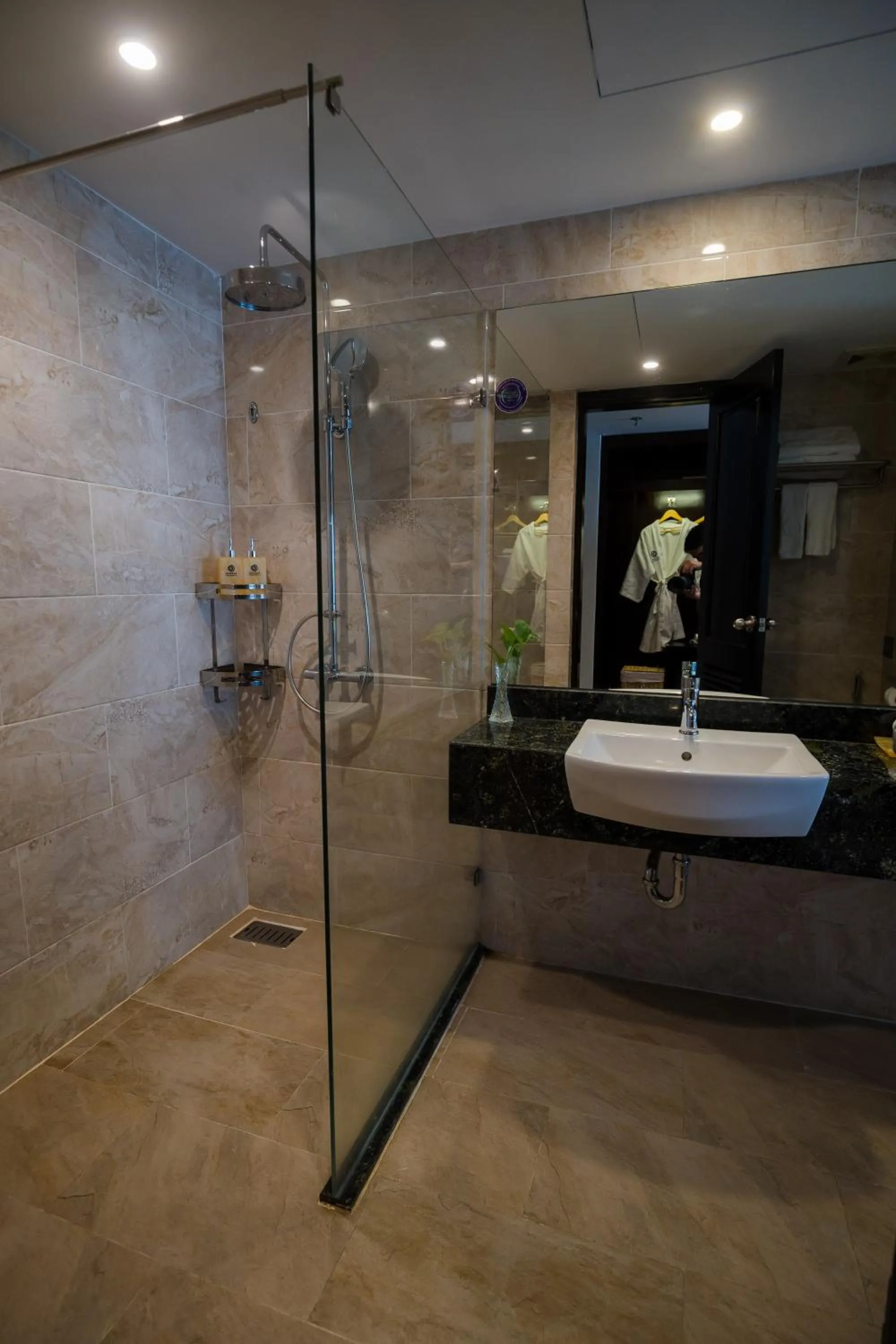 Shower in SANDALS ISLAND HOTEL