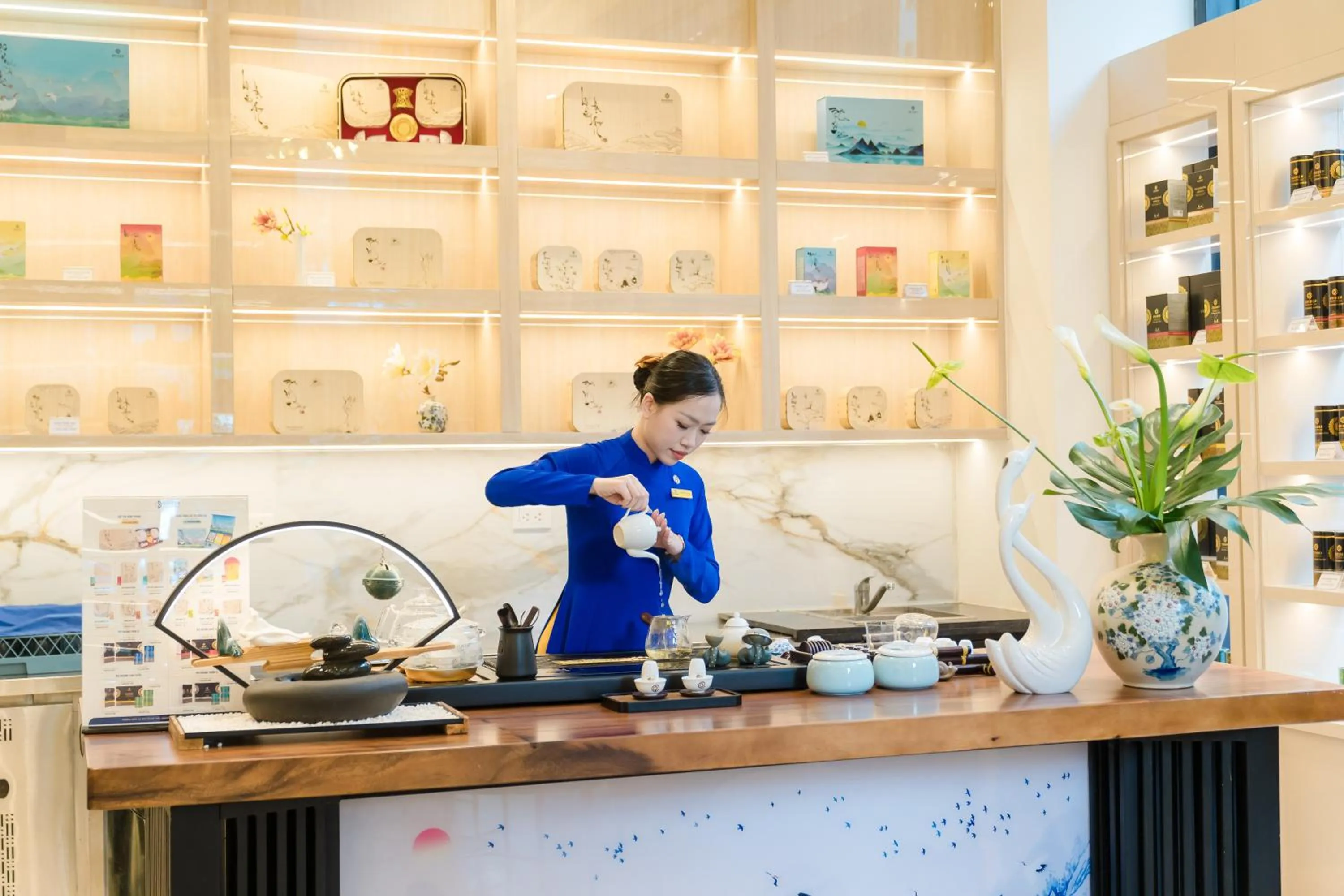 Lounge or bar in SANDALS ISLAND HOTEL