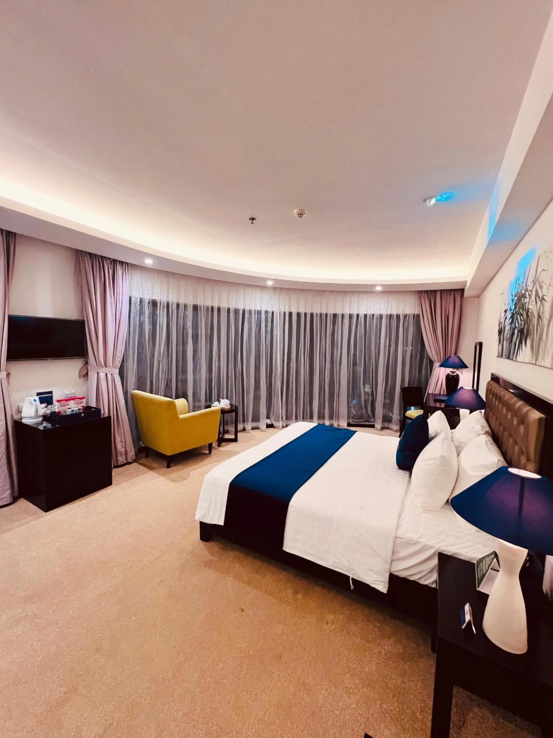 Bed in SANDALS ISLAND HOTEL