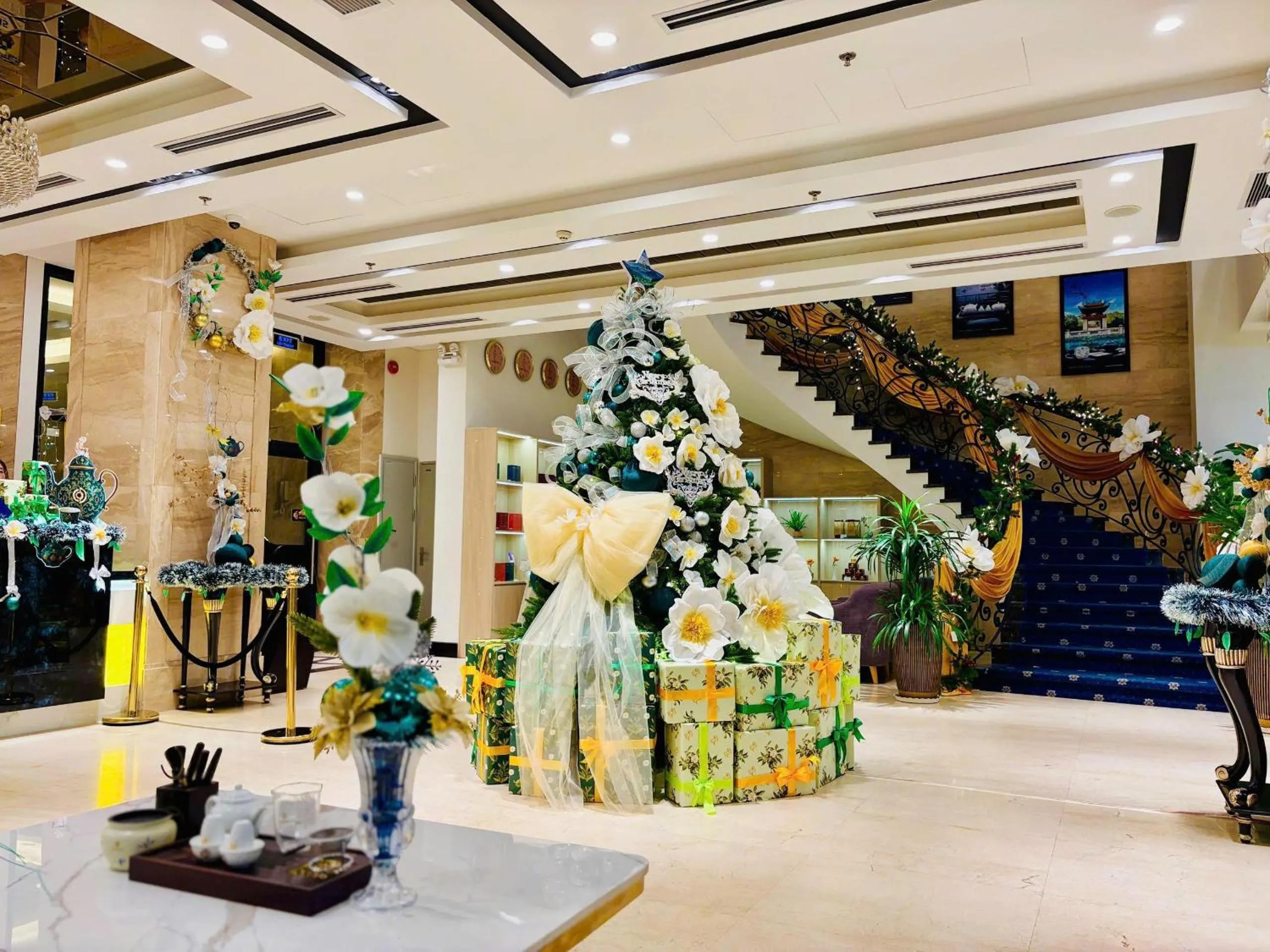 SANDALS ISLAND HOTEL