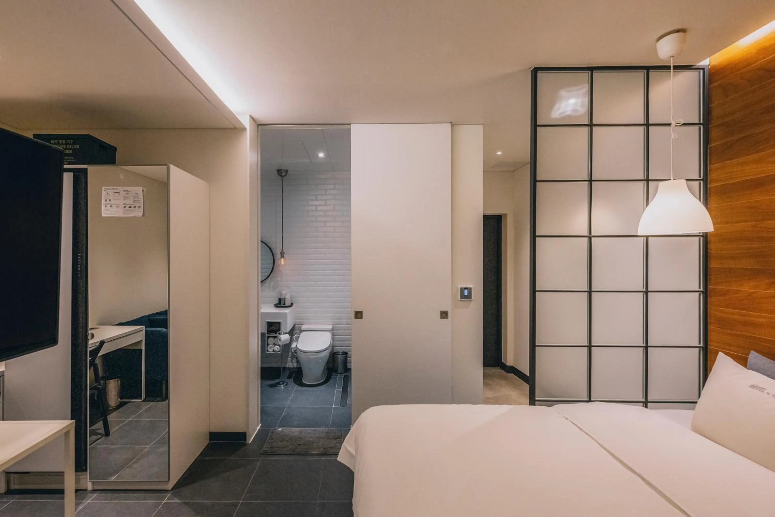 Toilet, Bed in Gwangju Hotel the spot