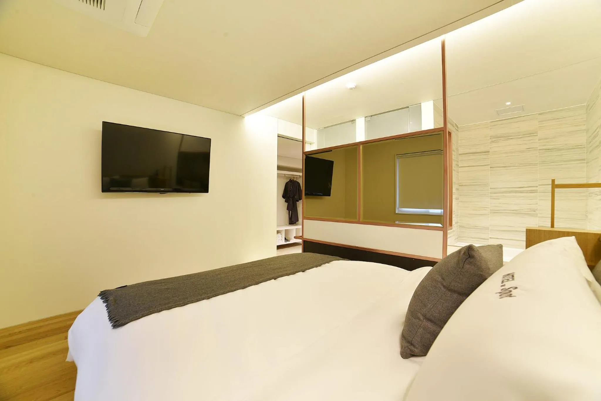 Bedroom, Bed in Gwangju Hotel the spot