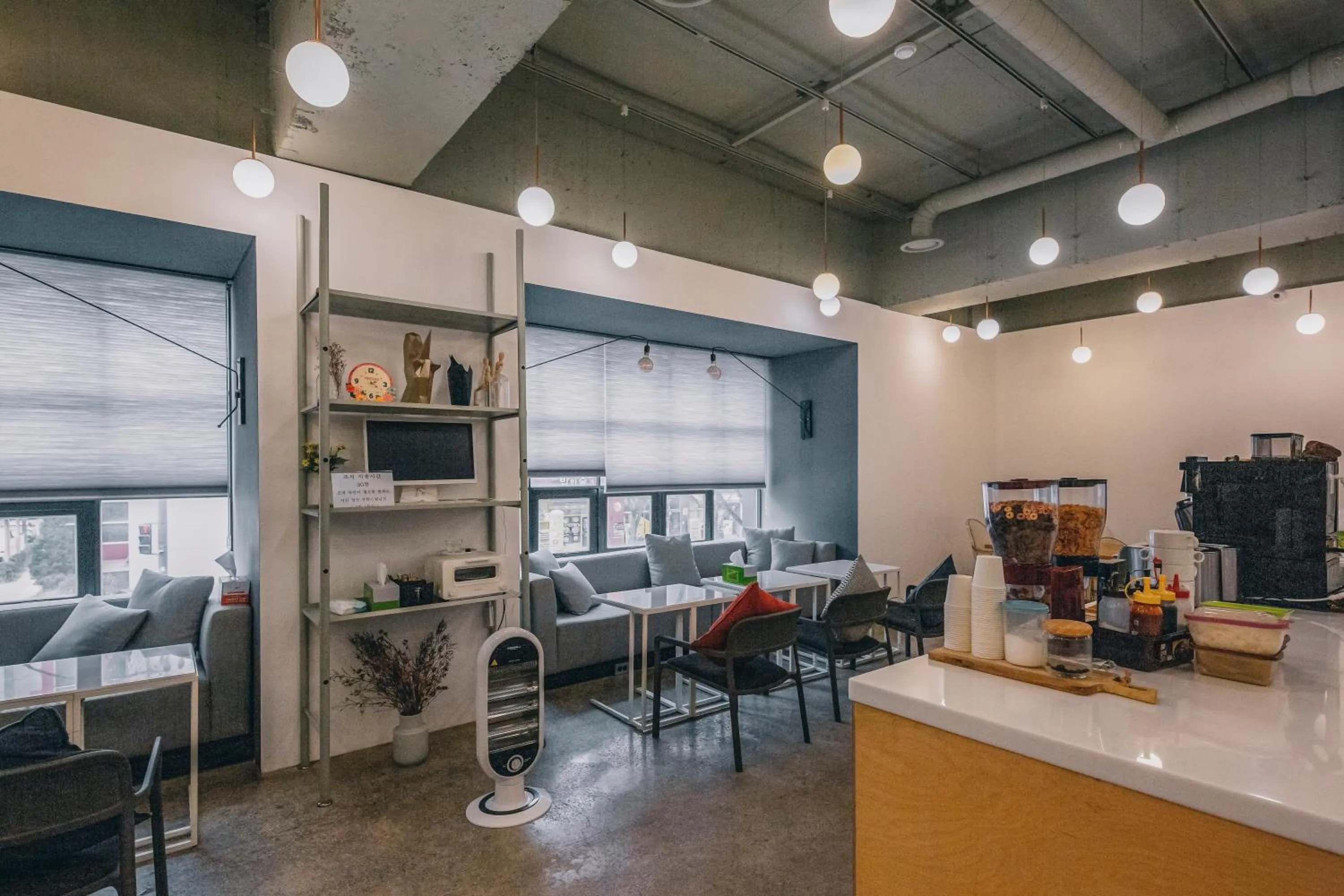 Coffee/tea facilities in Gwangju Hotel the spot