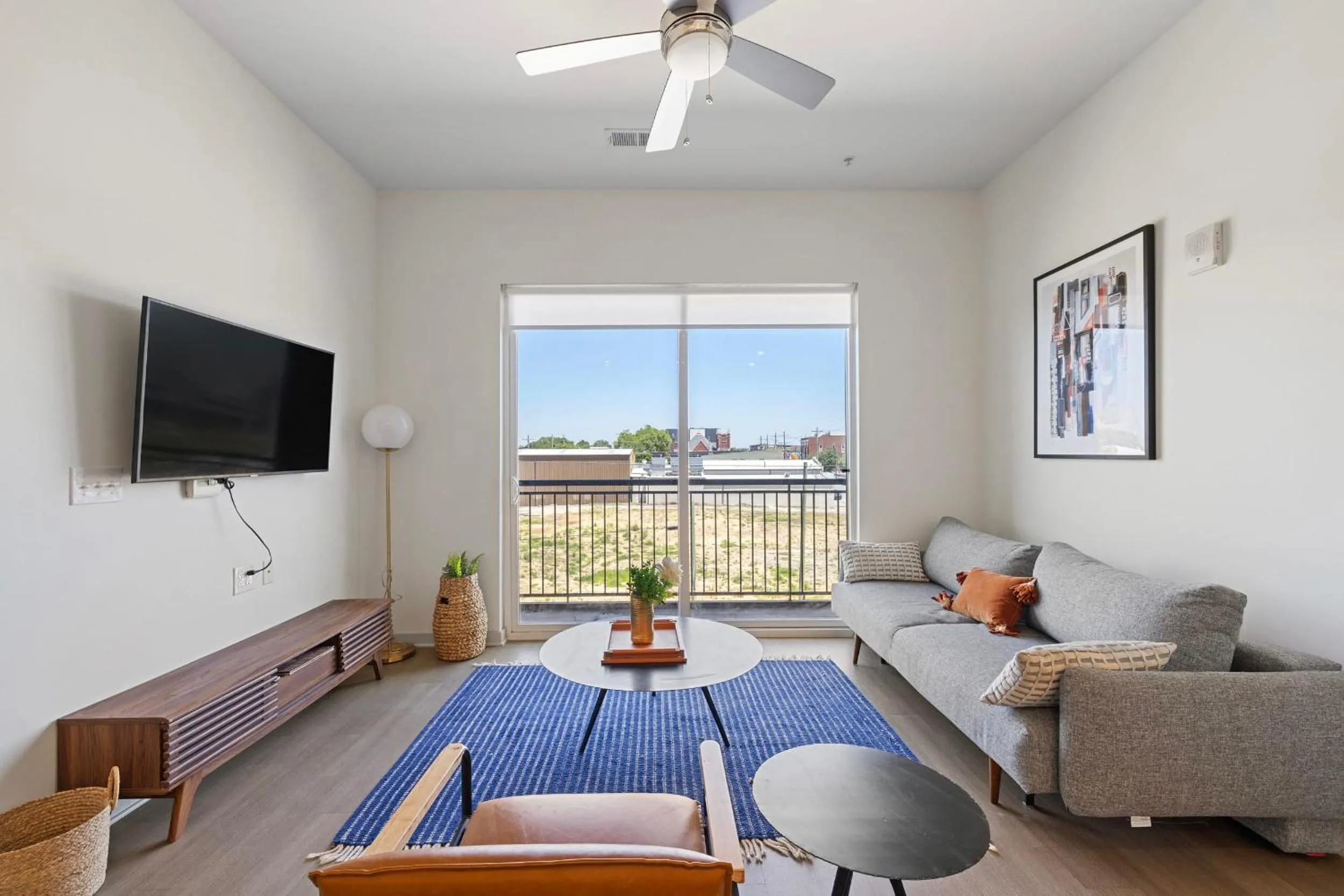 Modern Nulu 2BR CozySuites 06