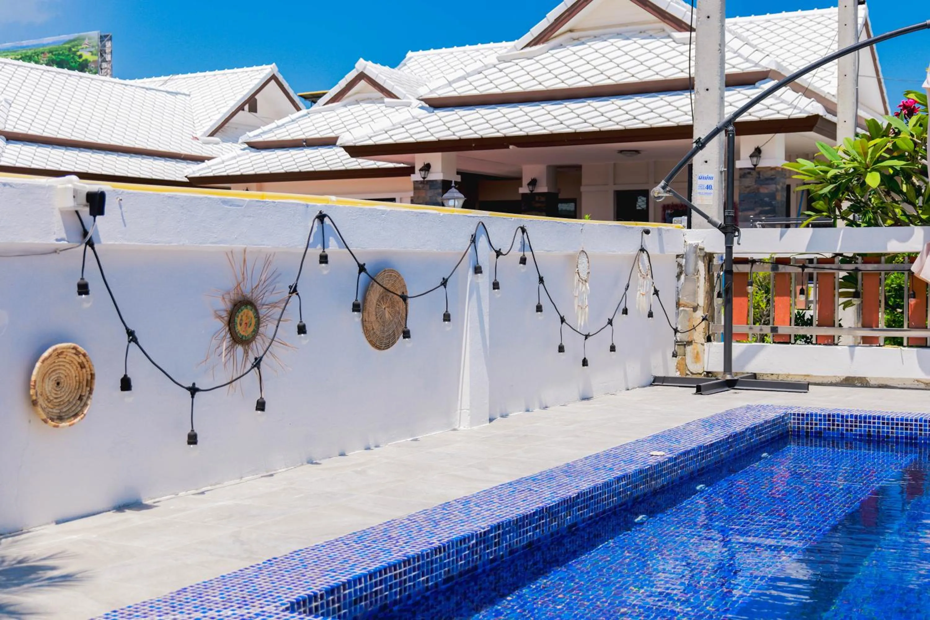 Swimming pool in LV Villa Cha-am