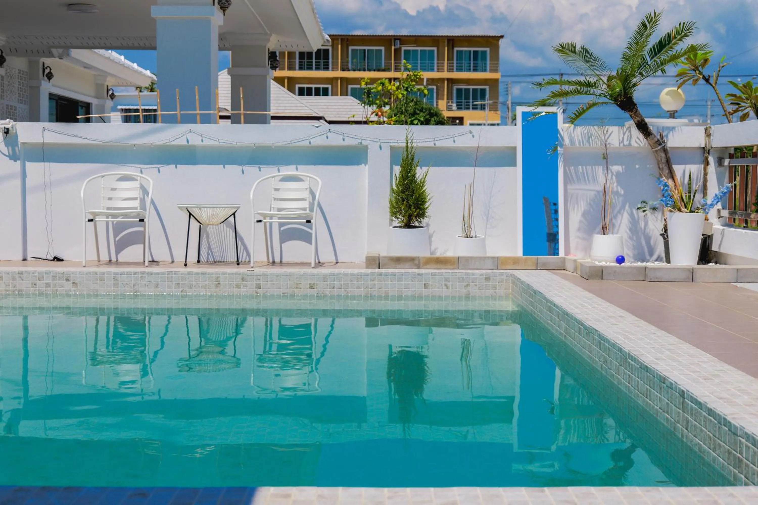 Swimming pool in LV Villa Cha-am