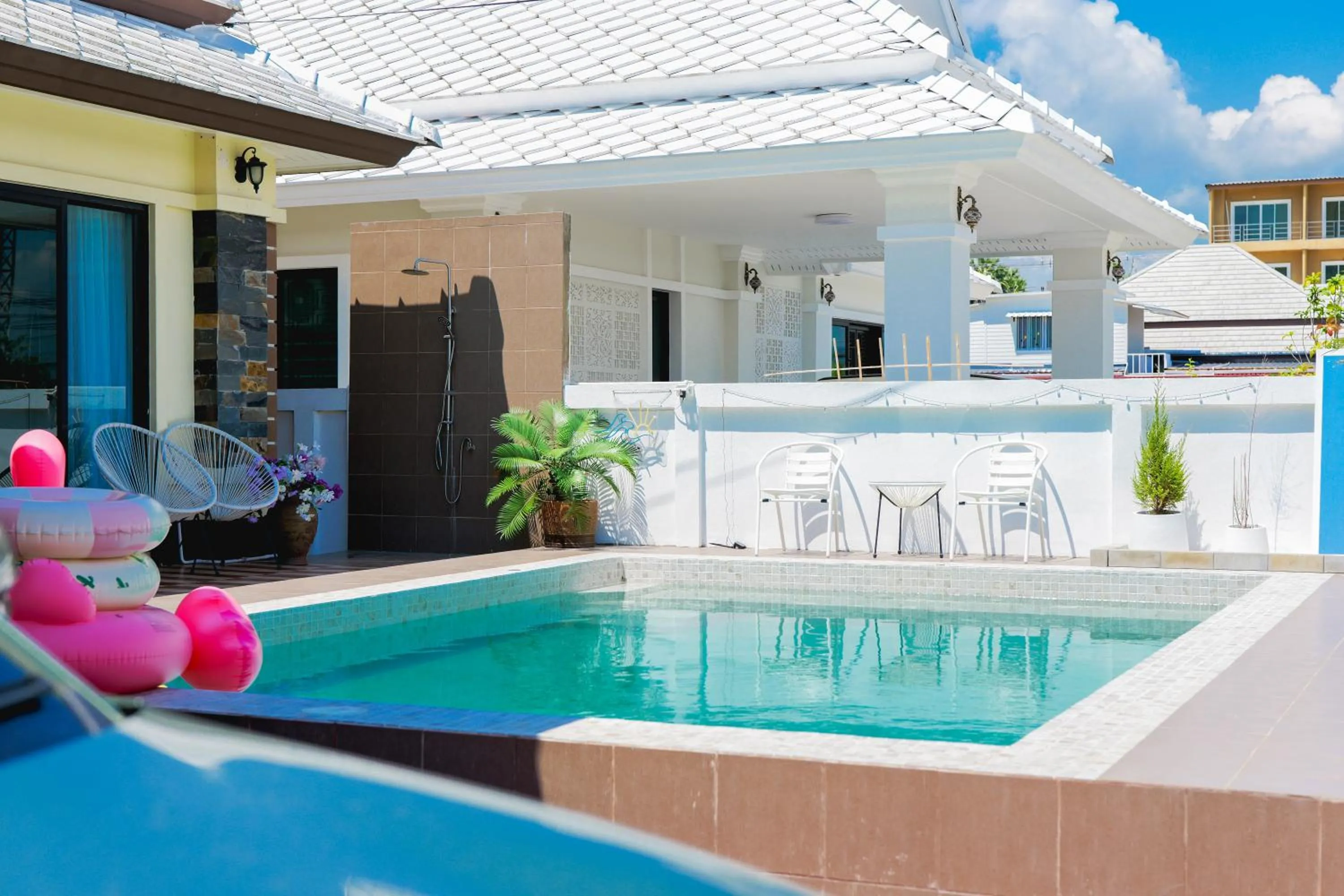 Swimming pool in LV Villa Cha-am